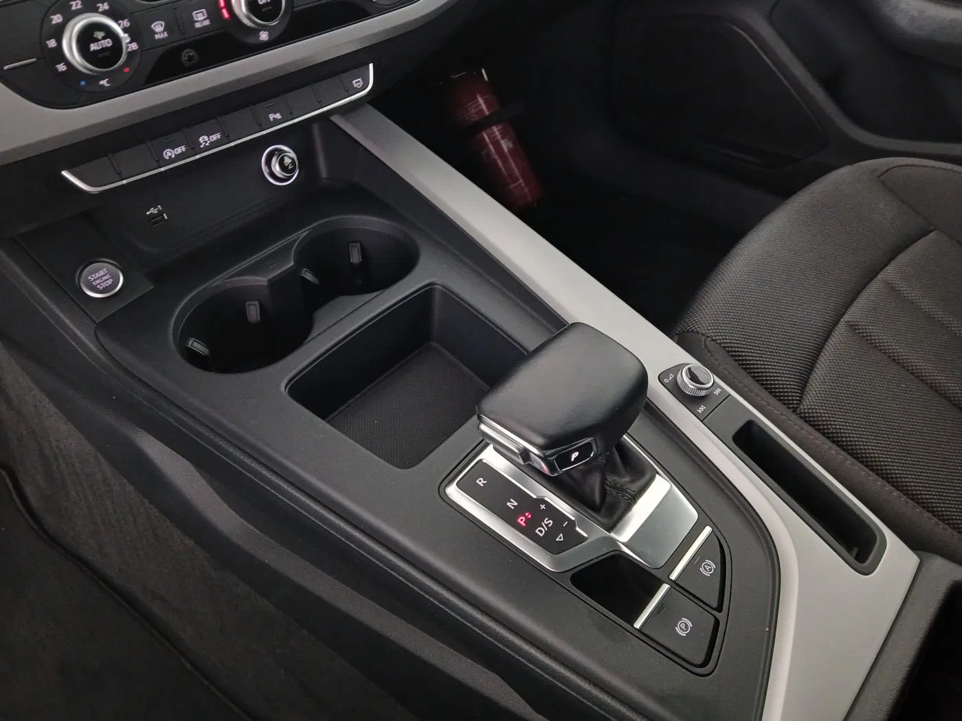 Audi A4 Avant 30 2.0 TDI advanced | Bild 16 von 24