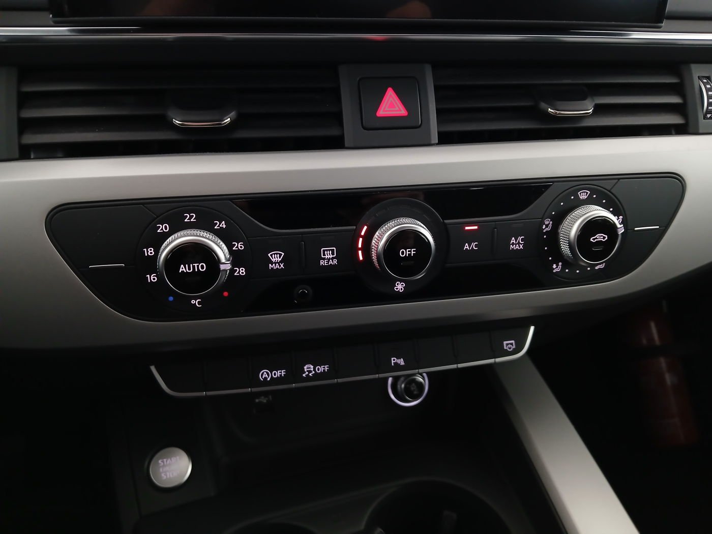 Audi A4 Avant 30 2.0 TDI advanced | Bild 18 von 24