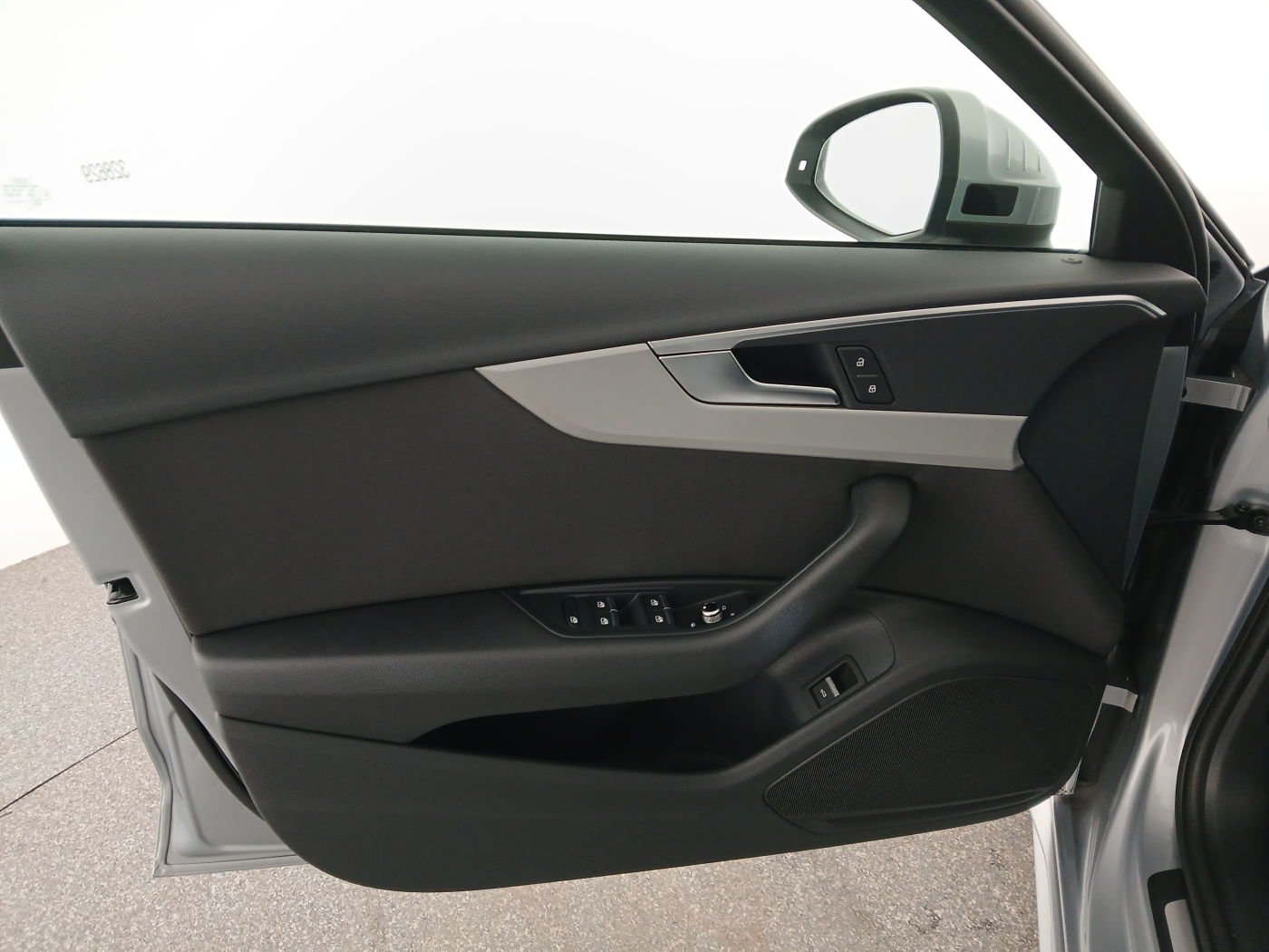 Audi A4 Avant 30 2.0 TDI advanced | Bild 5 von 24