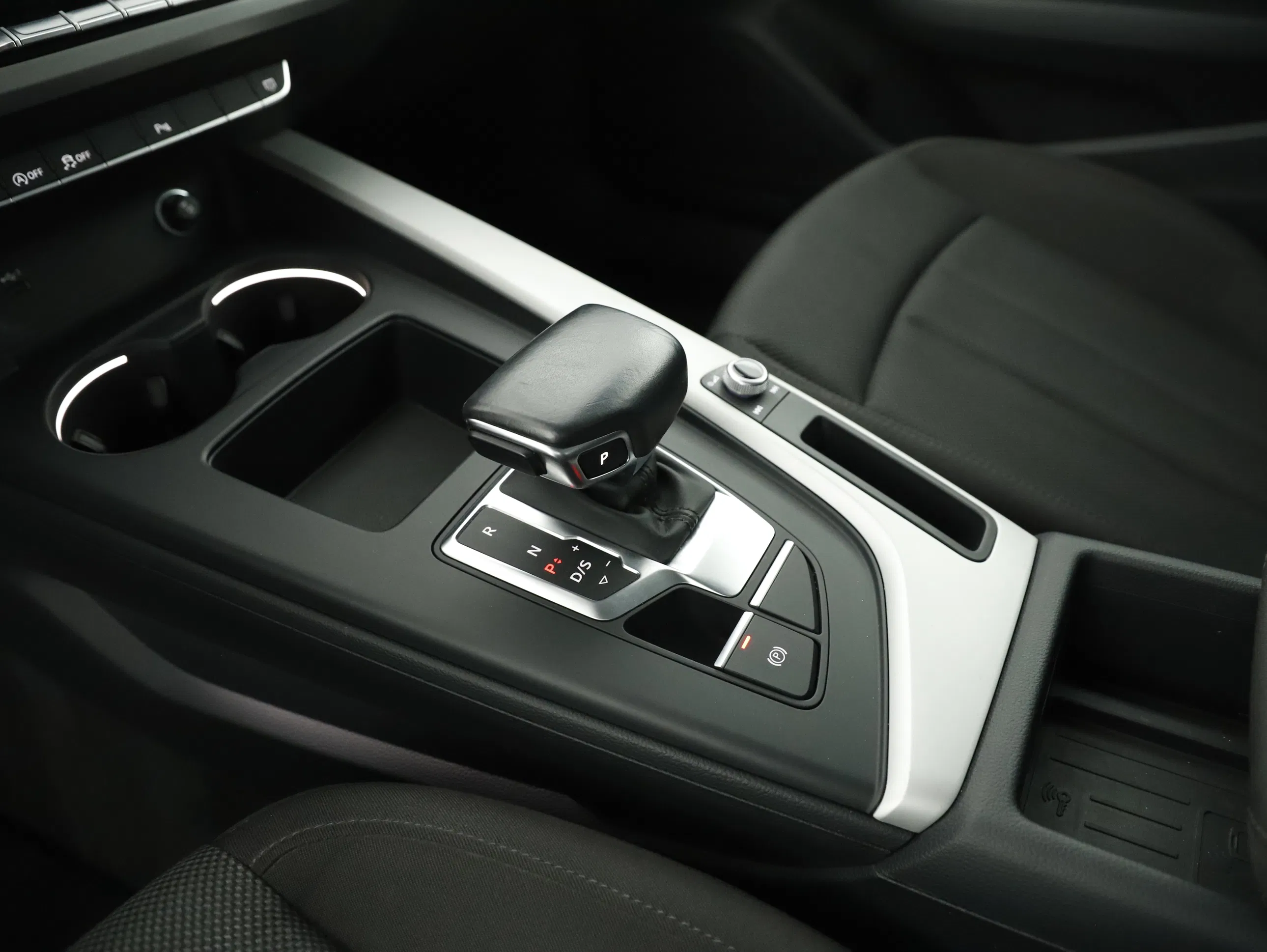 Audi A4 Avant 35 2.0 TDI S-Line | Bild 24 von 28