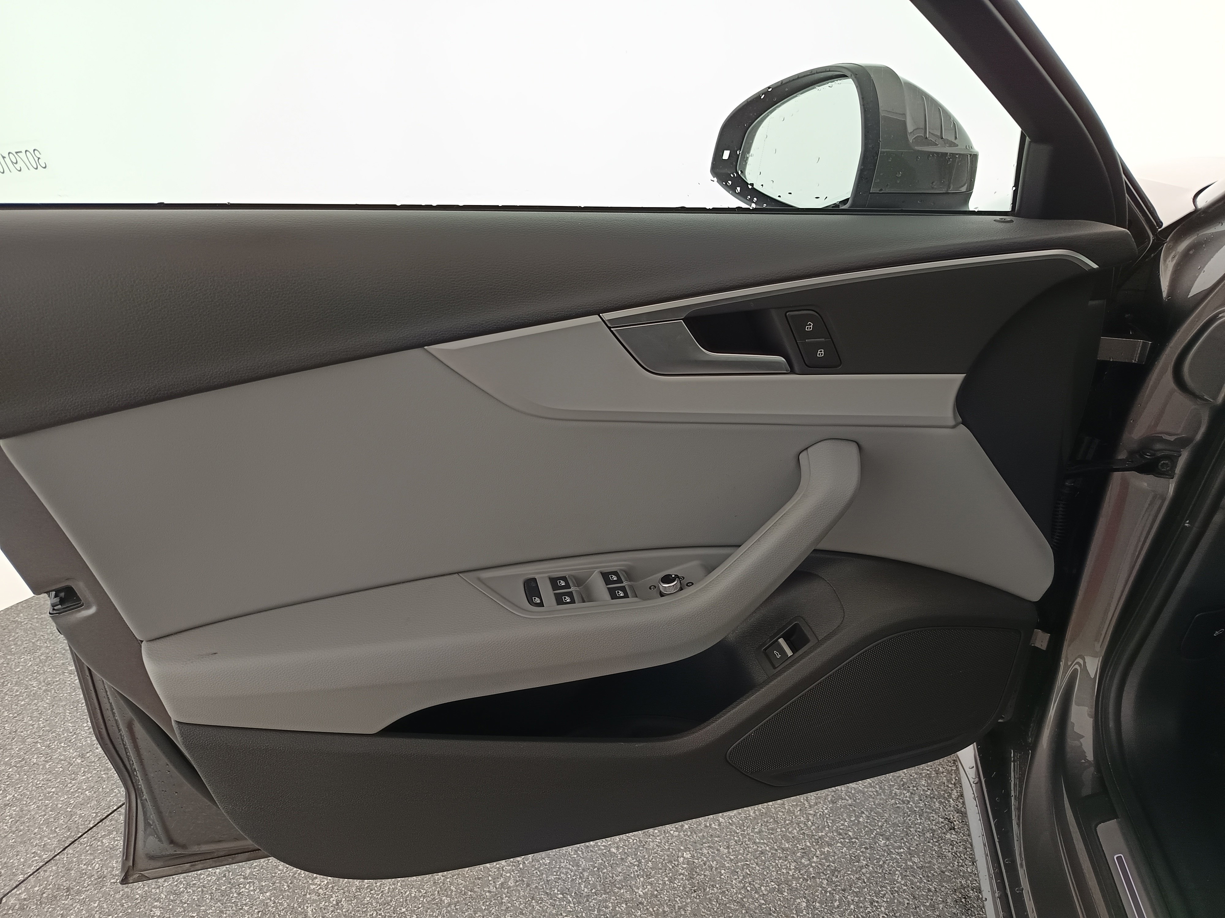 Audi A4 30 2.0 TDI S-Line | Bild 11 von 31