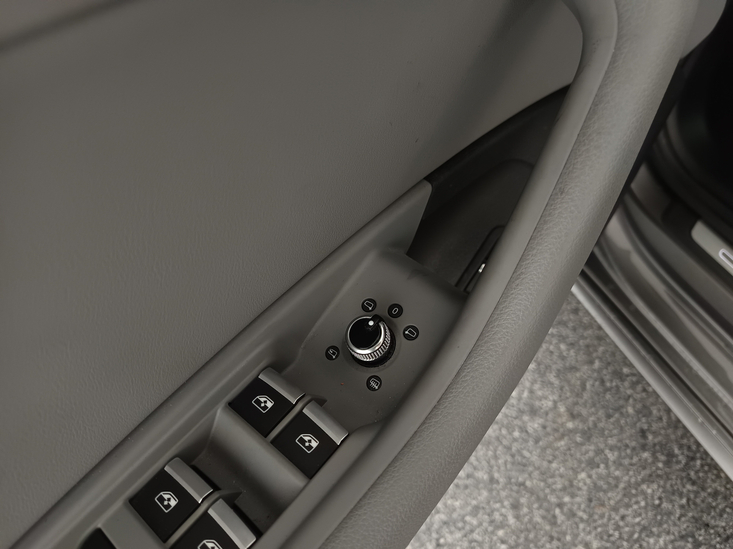 Audi A4 30 2.0 TDI S-Line | Bild 12 von 31