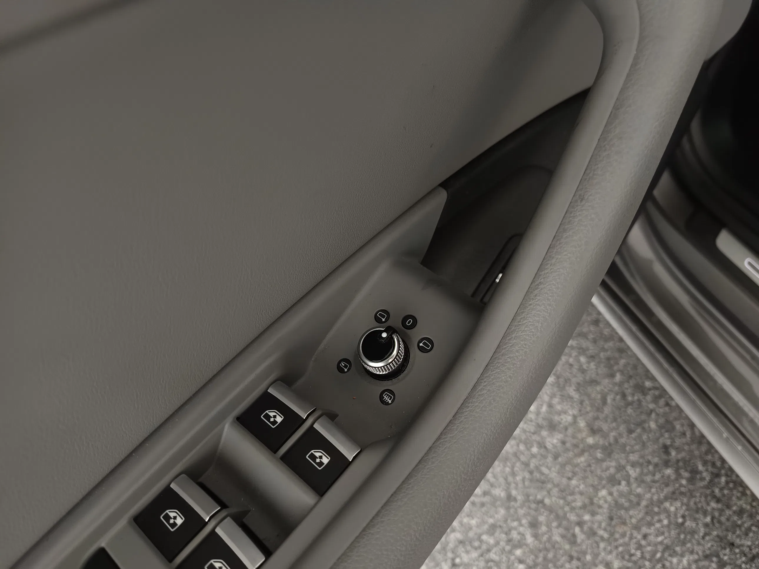 Audi A4 30 2.0 TDI S-Line | Bild 12 von 31