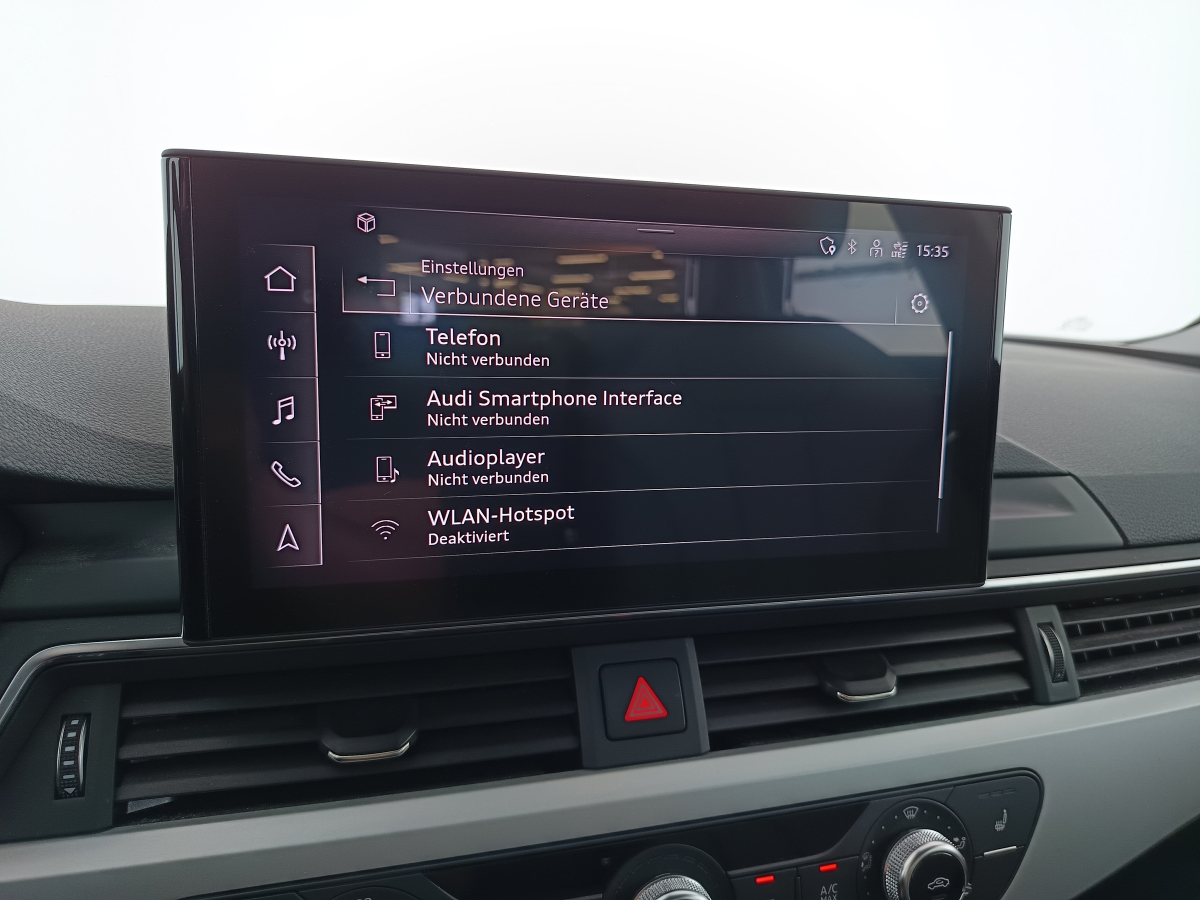 Audi A4 30 2.0 TDI S-Line | Bild 27 von 31