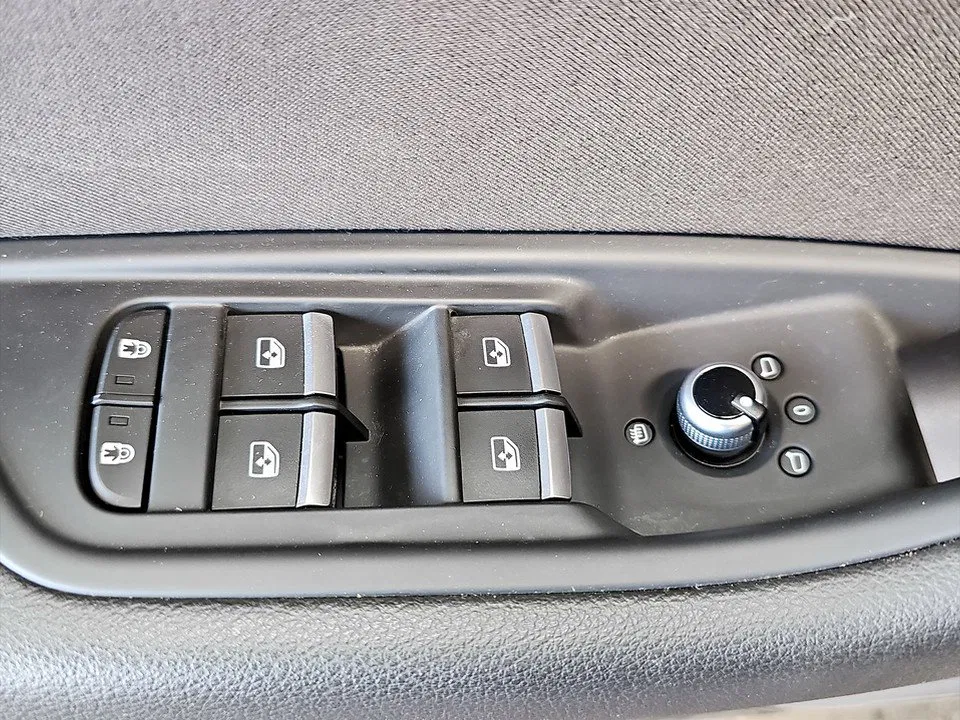 Audi A4 Avant 30 TDI AUT advanced | Bild 4 von 21
