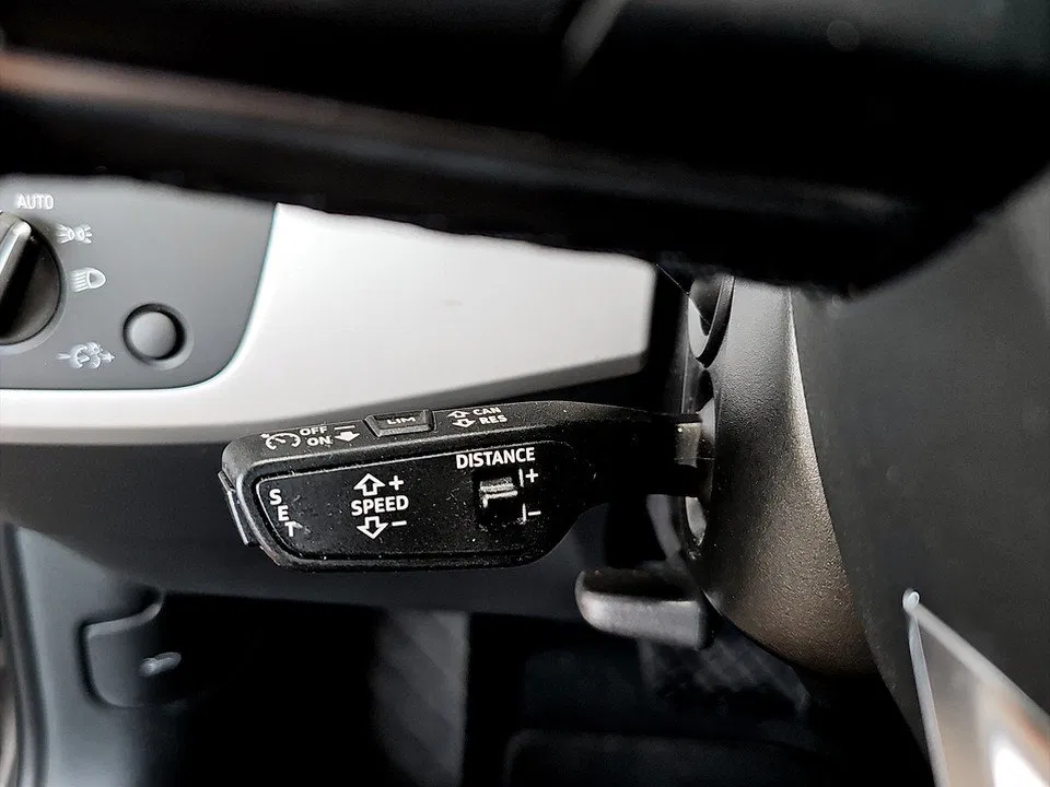 Audi A4 Avant 30 TDI AUT advanced | Bild 12 von 21