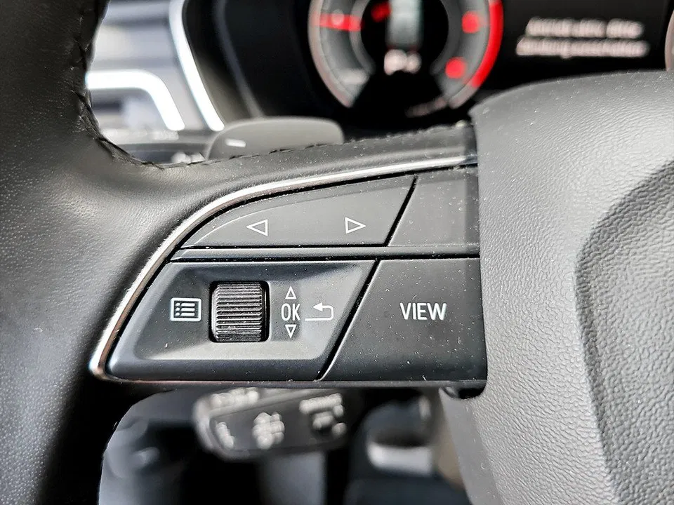 Audi A4 Avant 30 TDI AUT advanced | Bild 11 von 21