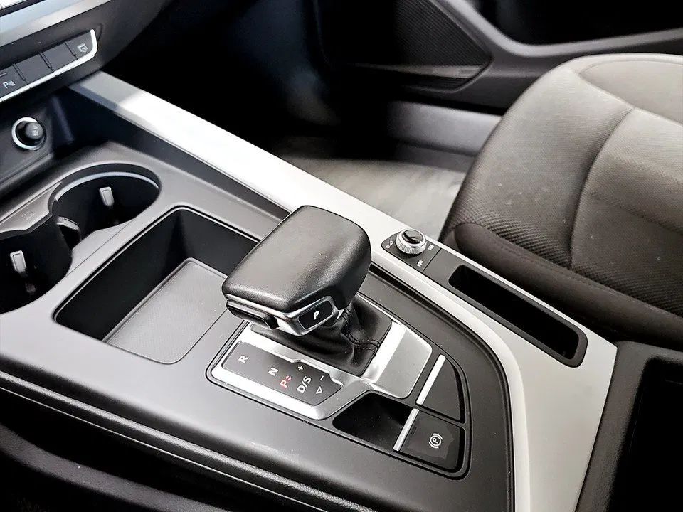 Audi A4 Avant 30 TDI AUT advanced | Bild 18 von 21