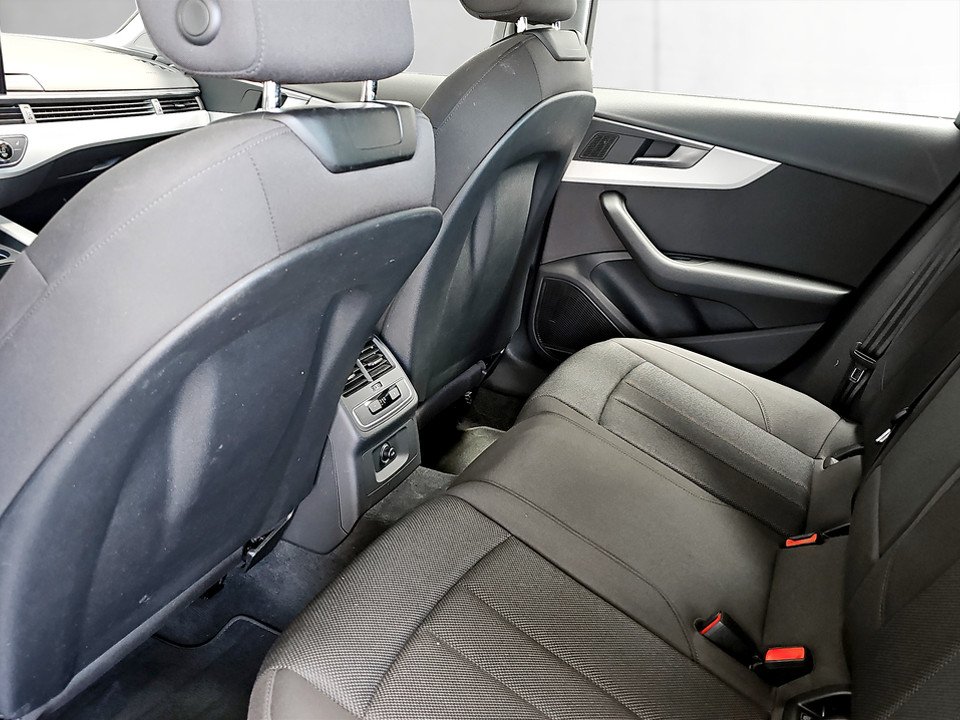 Audi A4 Avant 30 TDI AUT advanced | Bild 19 von 21