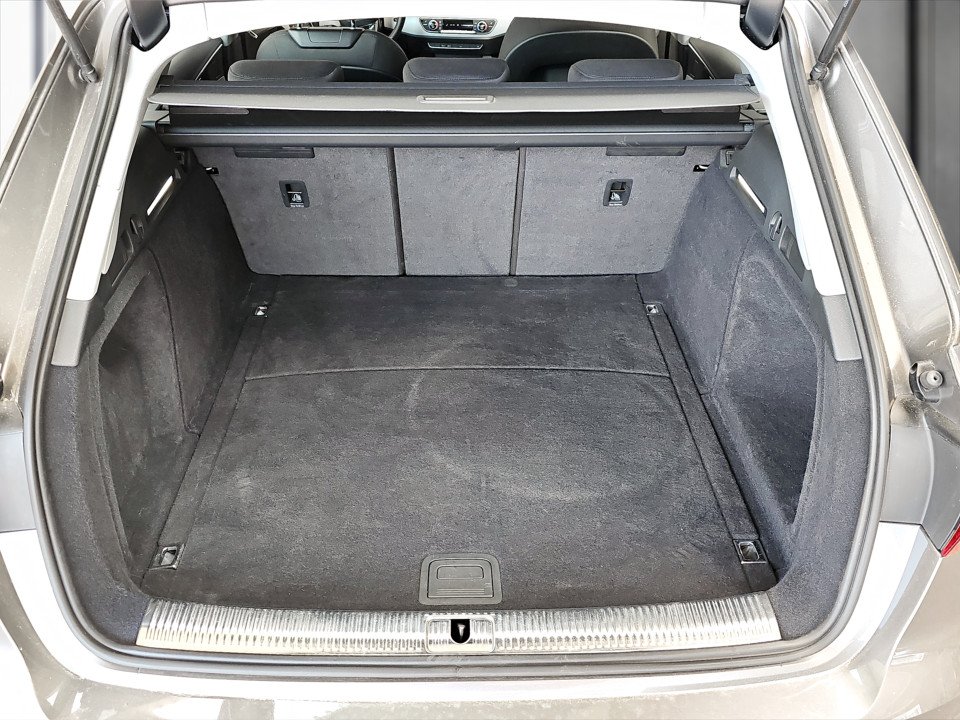 Audi A4 Avant 30 TDI AUT advanced | Bild 20 von 21