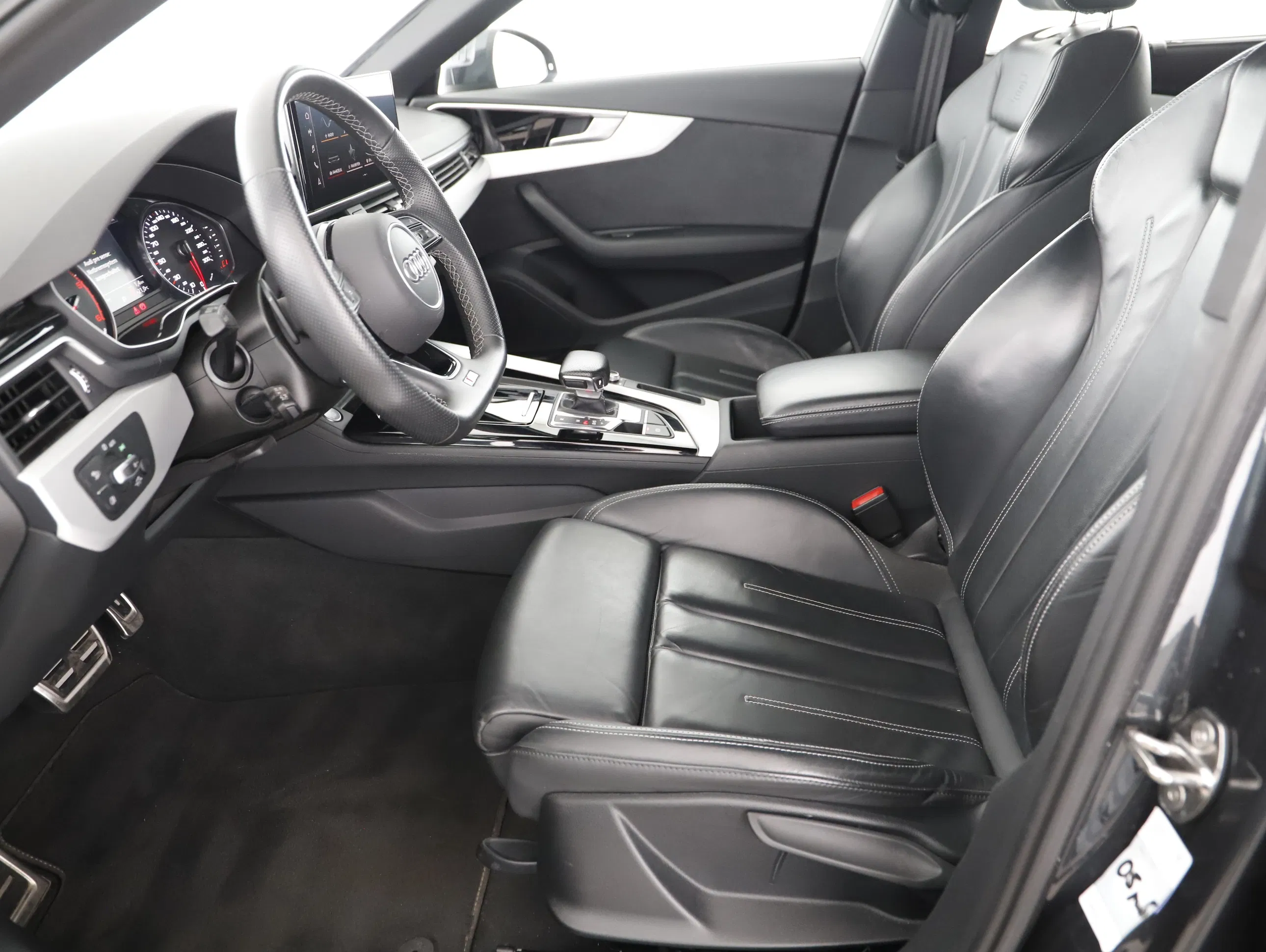 Audi A4 Avant 30 2.0 TDI advanced | Bild 1 von 24