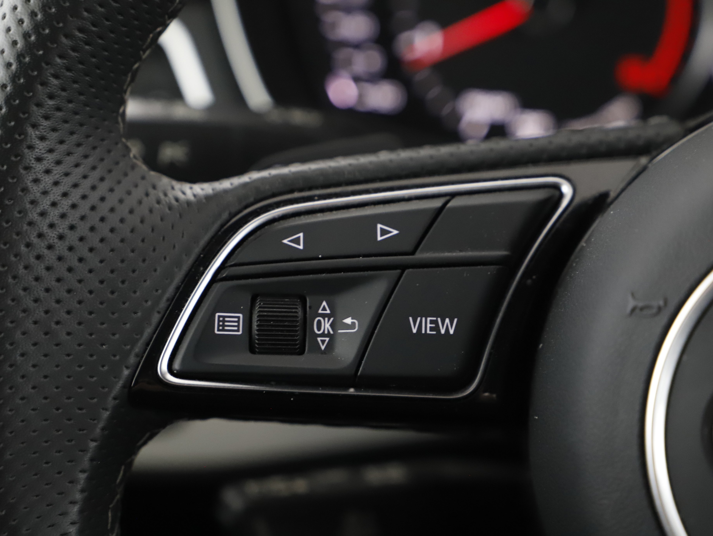 Audi A4 Avant 30 2.0 TDI advanced | Bild 11 von 24