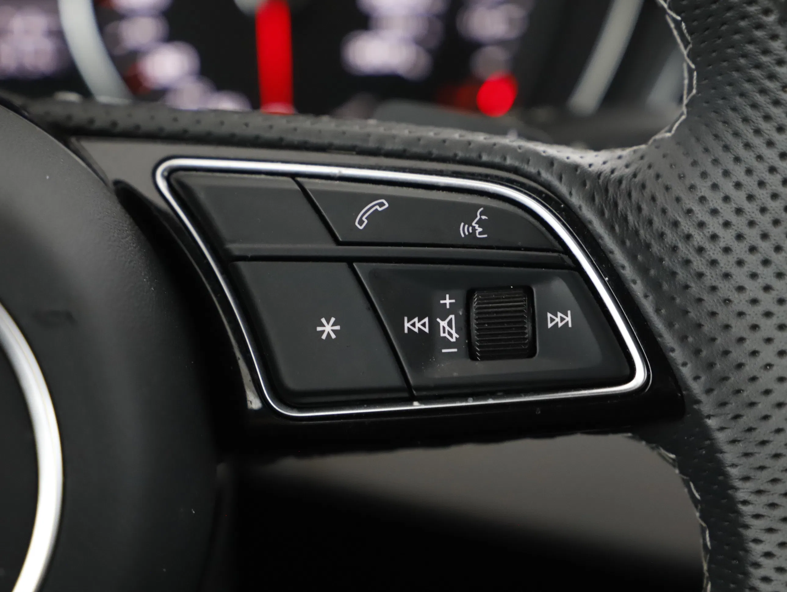 Audi A4 Avant 30 2.0 TDI advanced | Bild 12 von 24