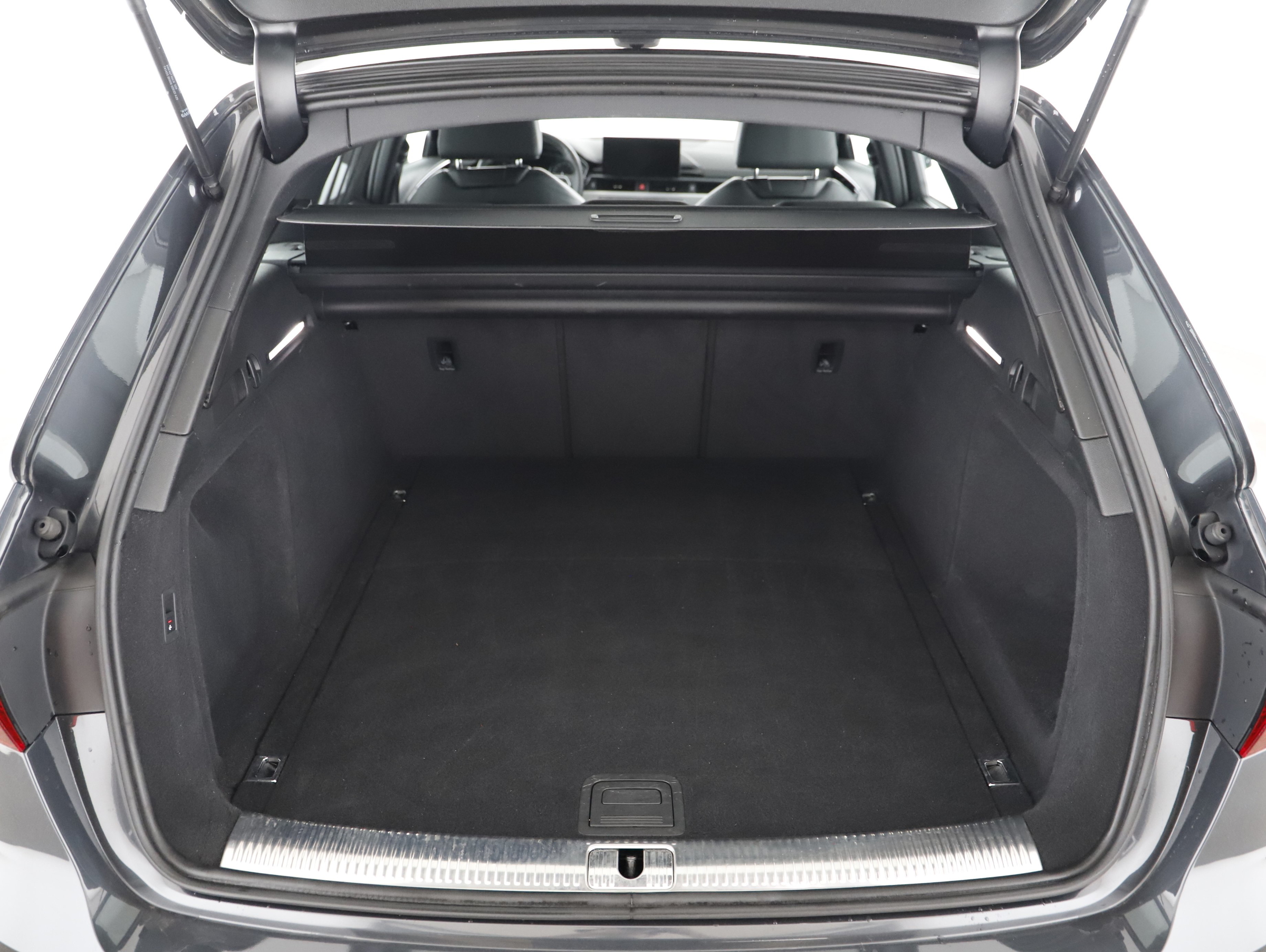 Audi A4 Avant 30 2.0 TDI advanced | Bild 17 von 24
