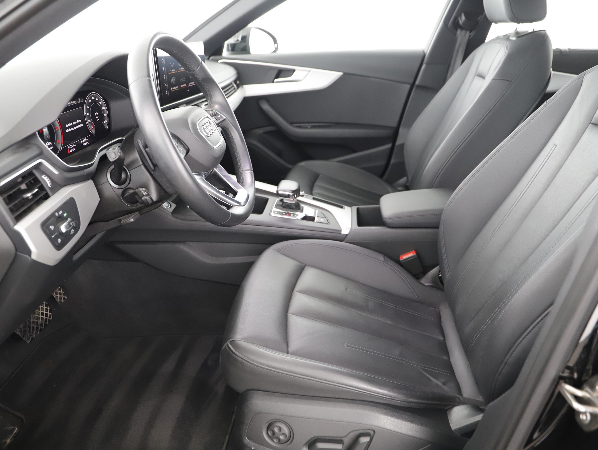 Bild eines Audi A4 Avant 40 2.0 TDI quattro S-Line
