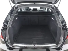 Audi A4 Avant 40 2.0 TDI quattro S-Line | Thumbnail 17 von 23