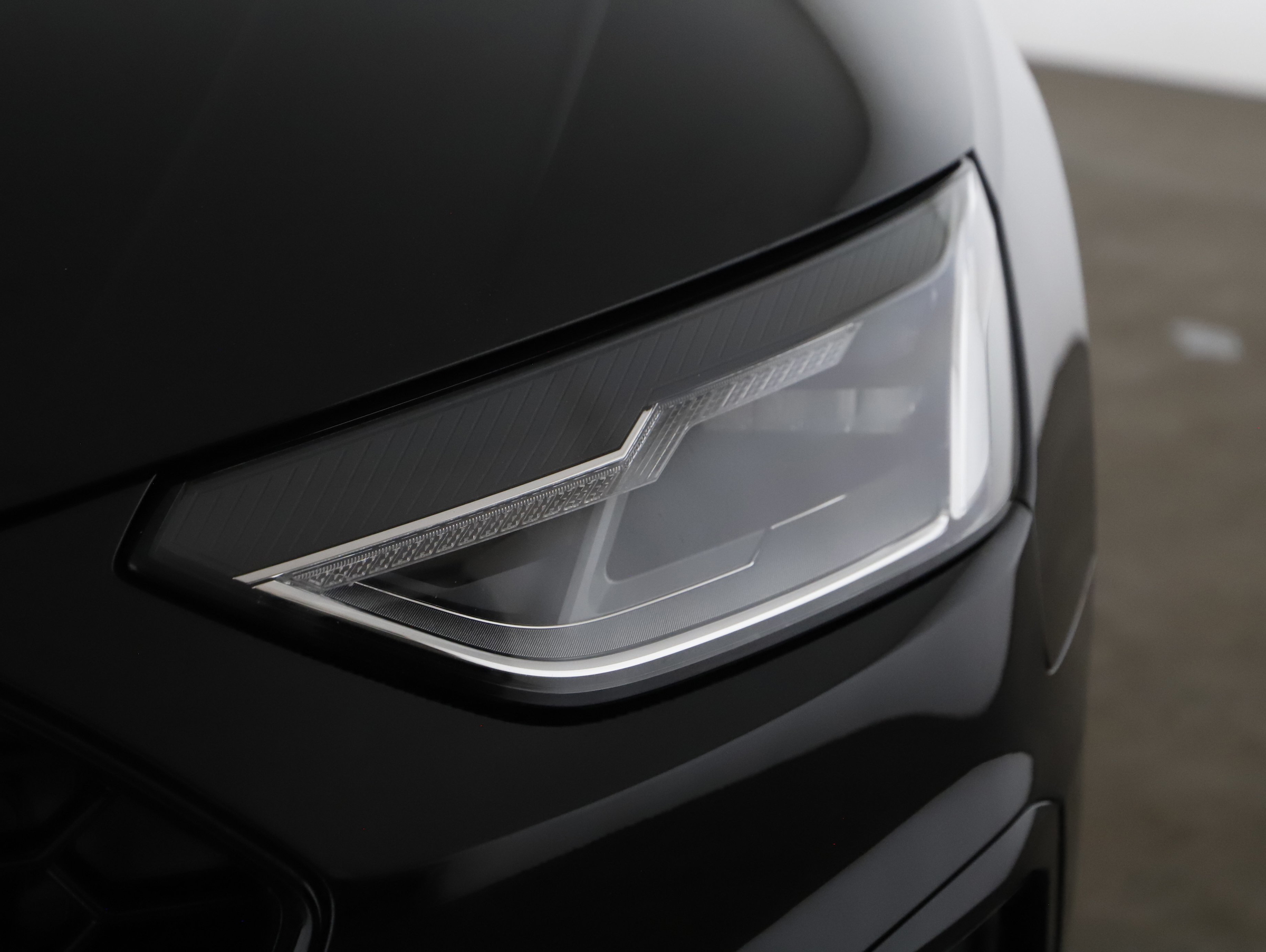 Audi A4 Avant 40 2.0 TDI quattro S-Line | Bild 21 von 23