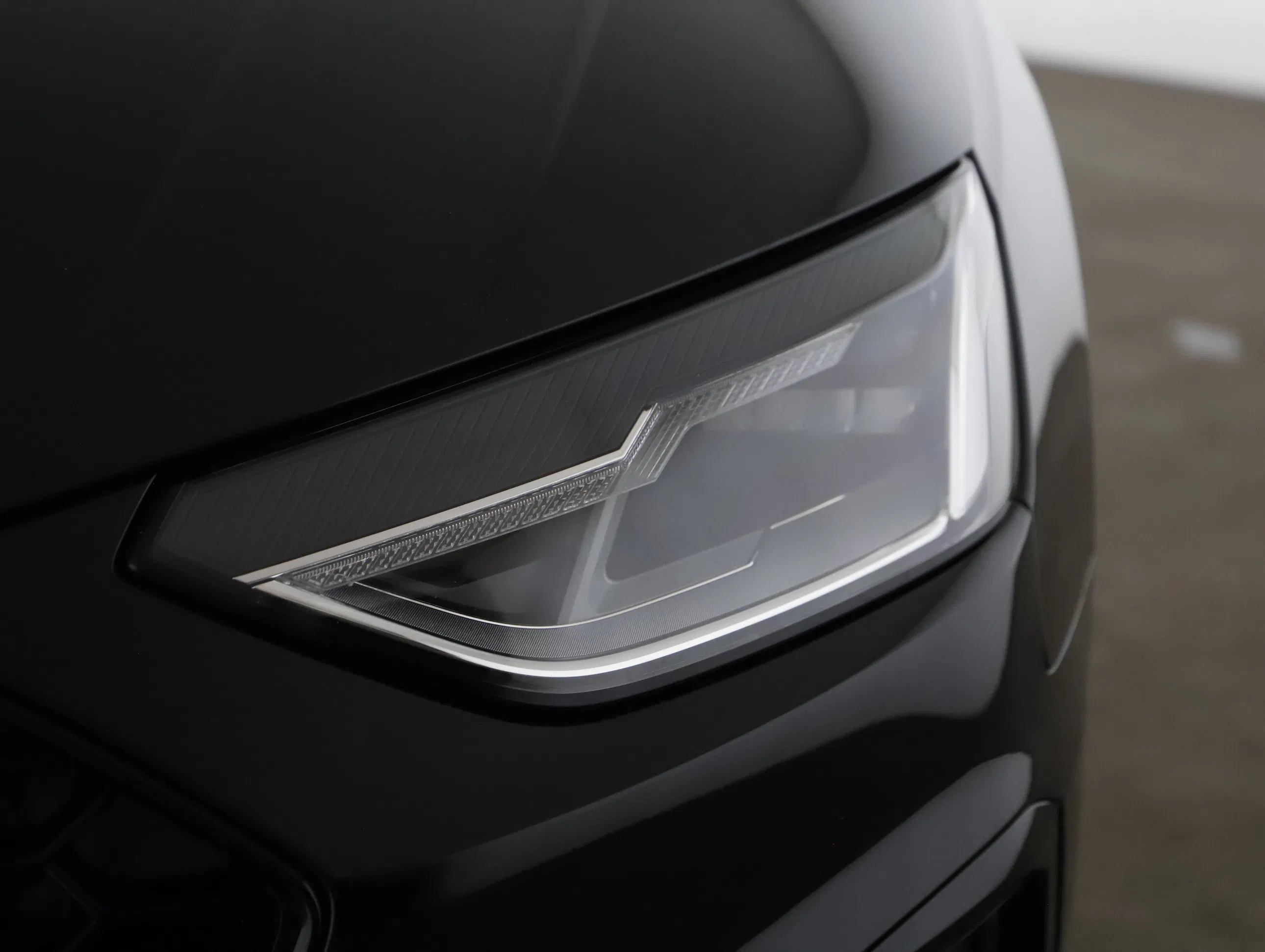 Audi A4 Avant 40 2.0 TDI quattro S-Line | Bild 21 von 23