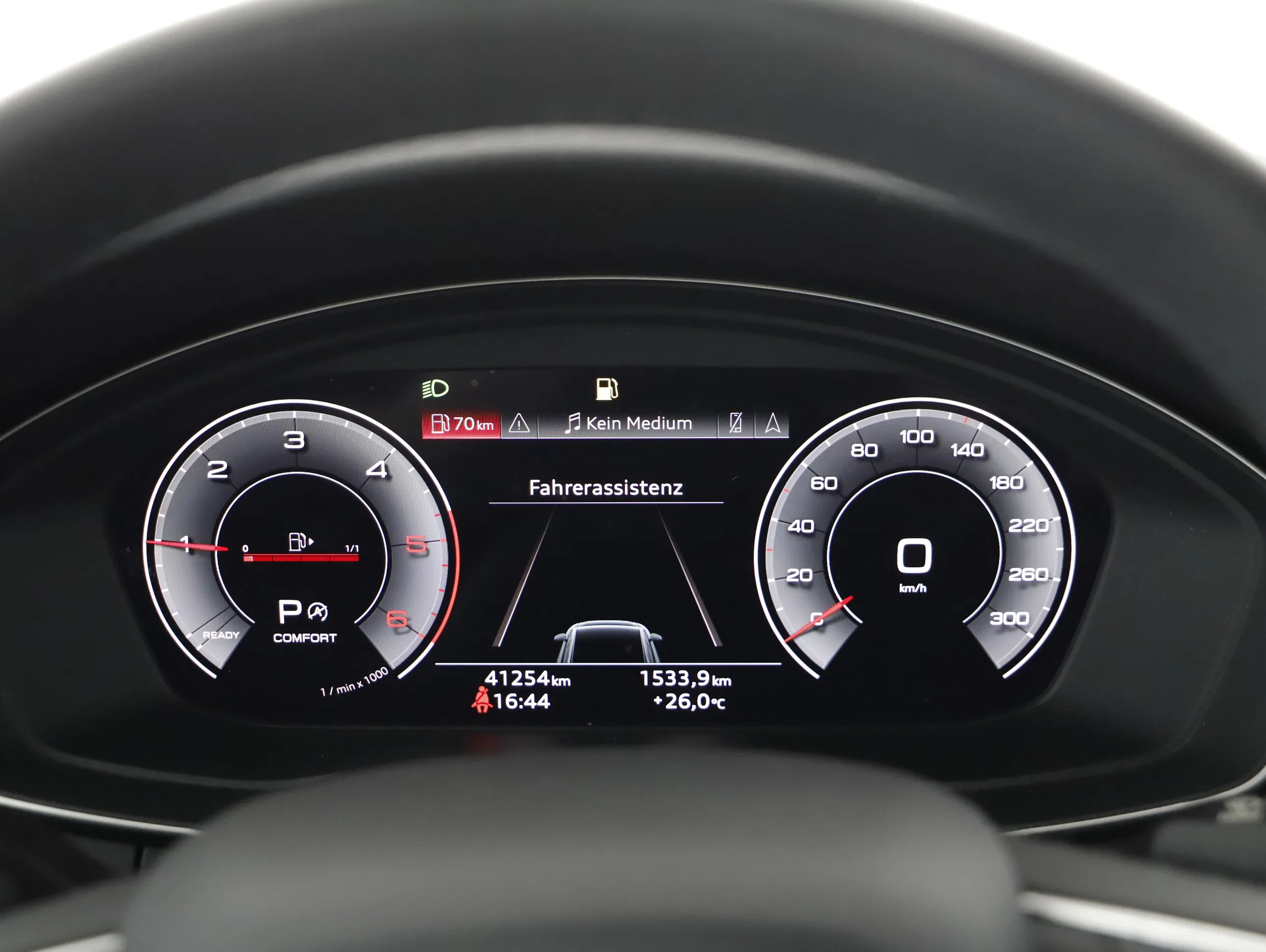Audi A4 Avant 40 2.0 TDI quattro S-Line | Bild 6 von 23