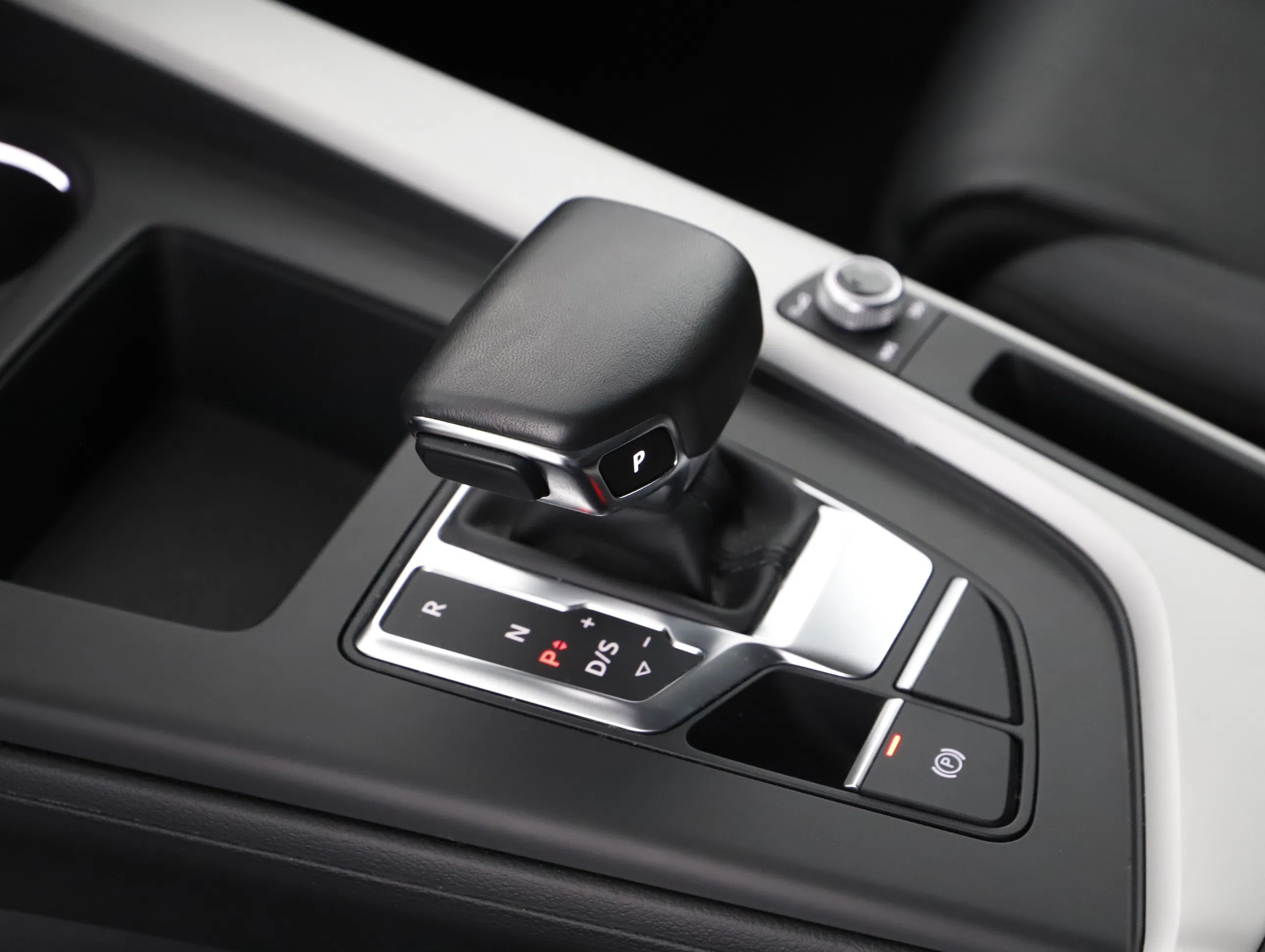 Audi A4 Avant 35 2.0 TDI S-Line | Bild 17 von 22