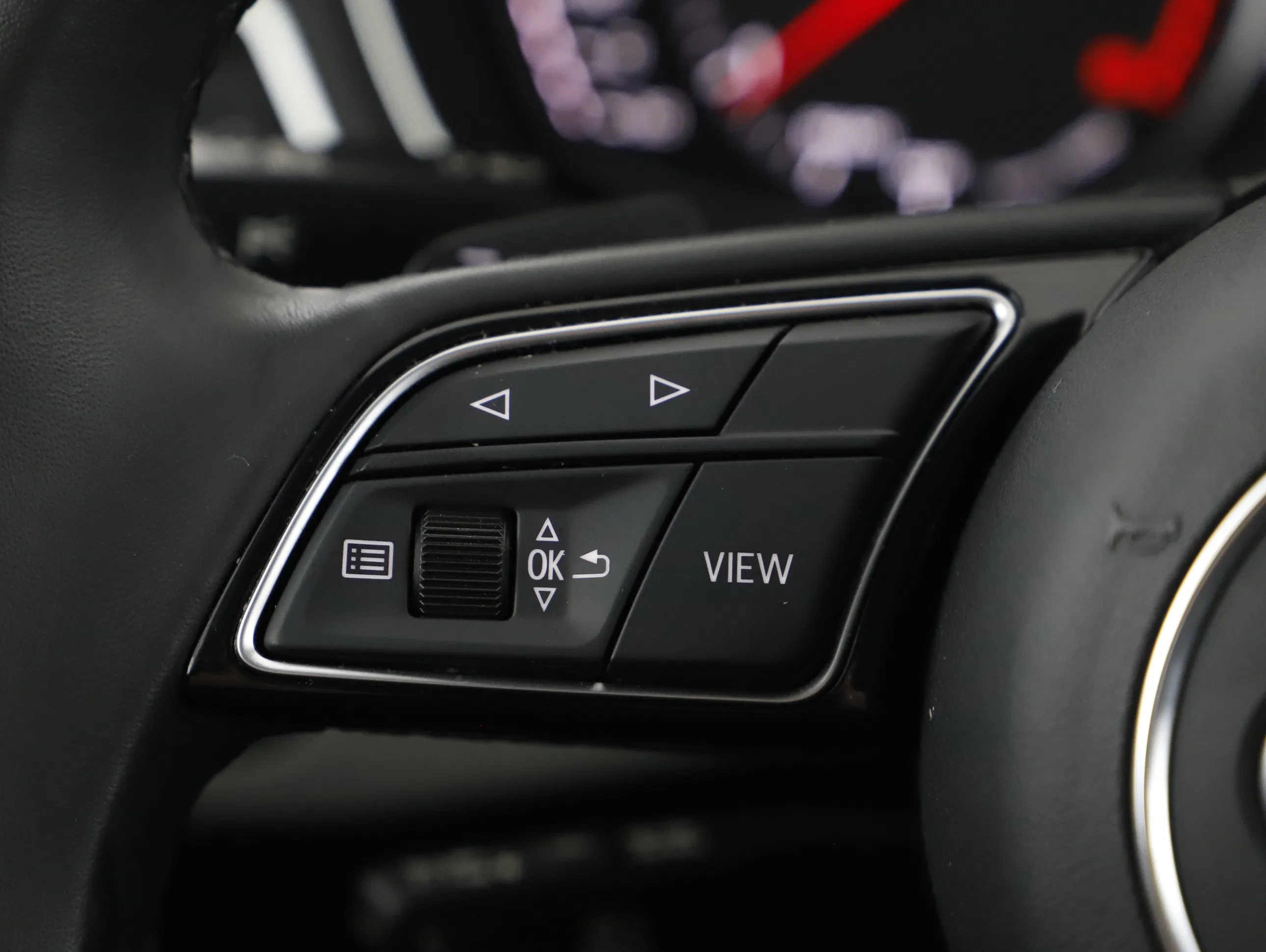 Audi A4 Avant 35 2.0 TFSI advanced | Bild 11 von 23