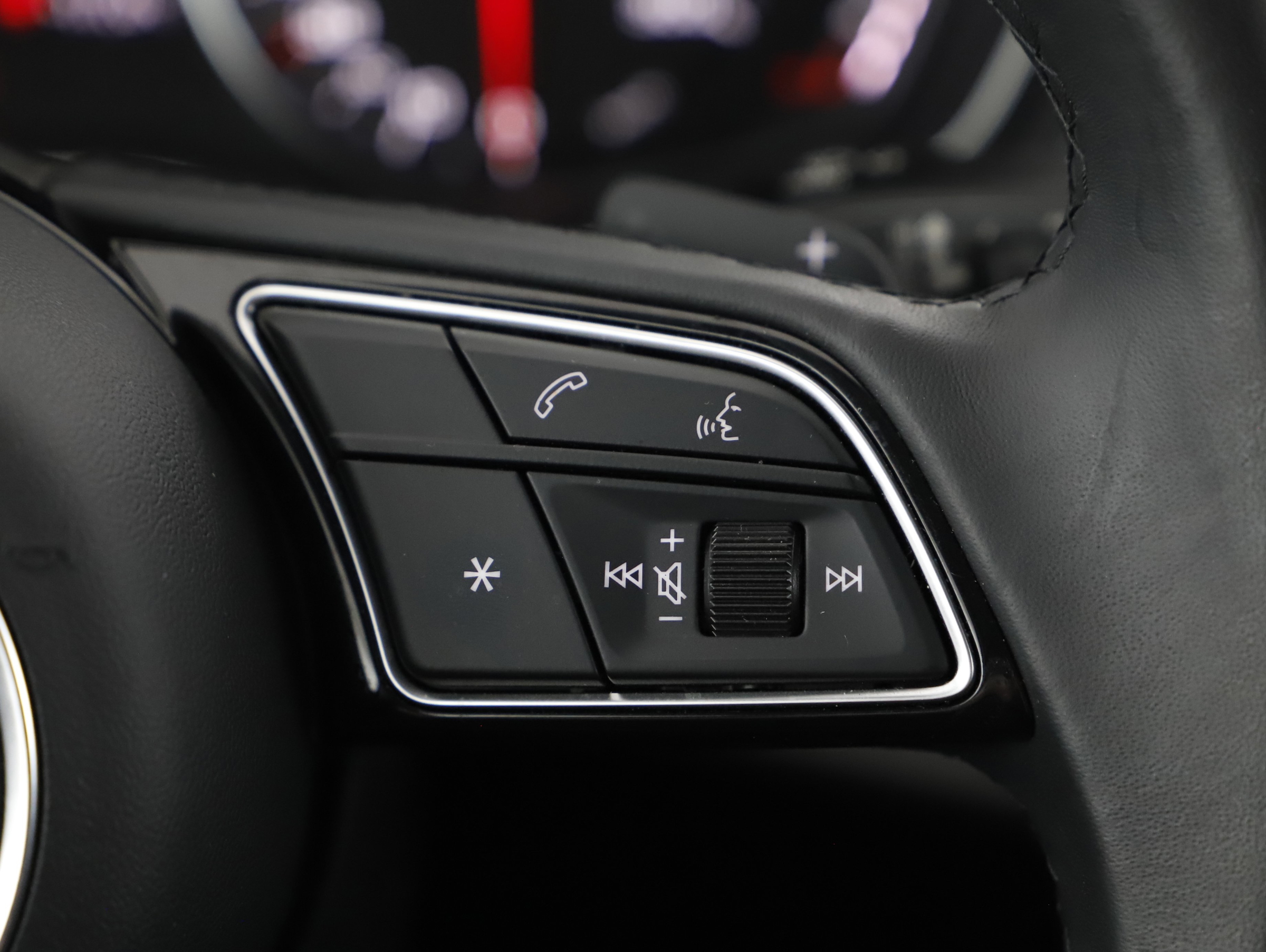 Audi A4 Avant 35 2.0 TFSI advanced | Bild 12 von 23