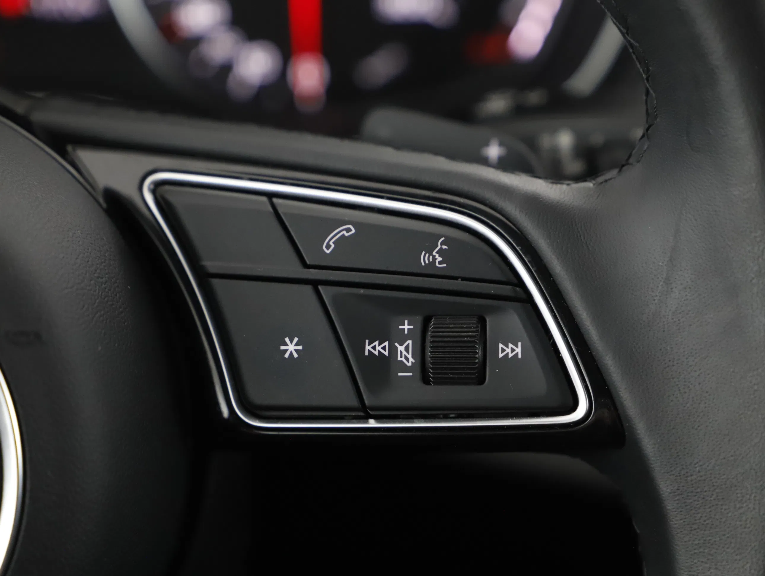 Audi A4 Avant 35 2.0 TFSI advanced | Bild 12 von 23