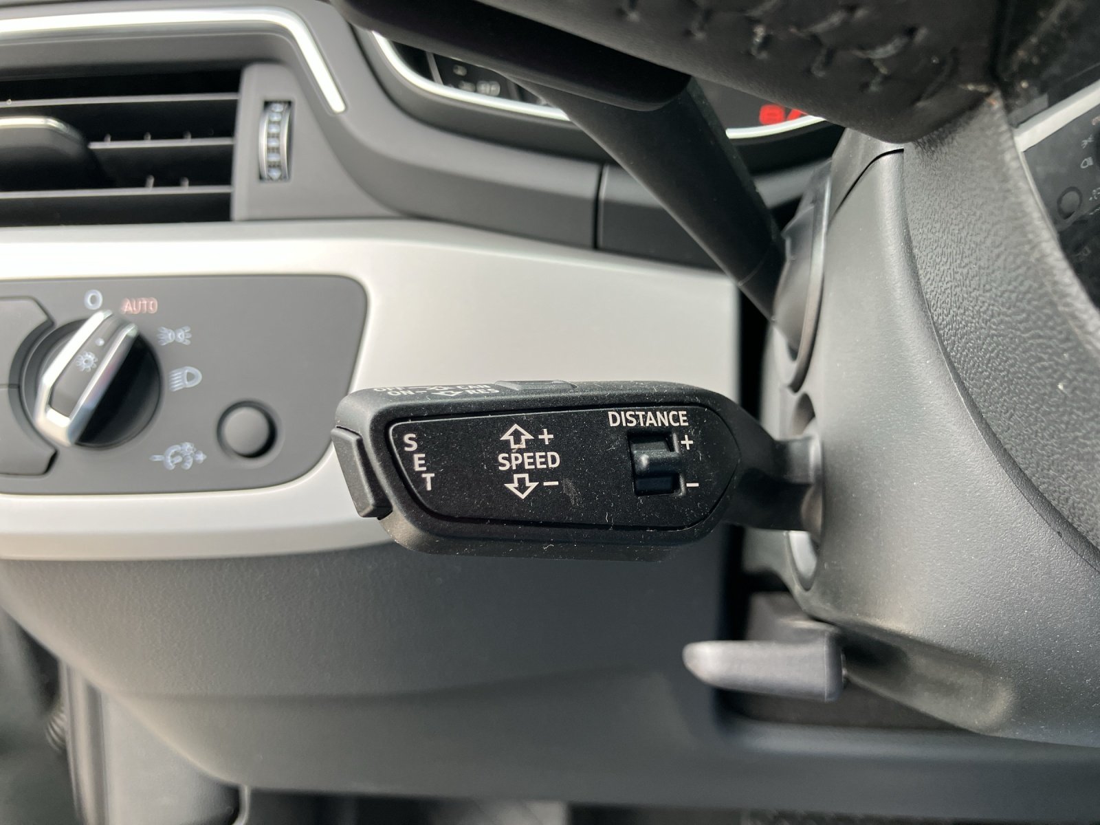 Audi A4 Avant 35 TFSI Aut. | Bild 9 von 18