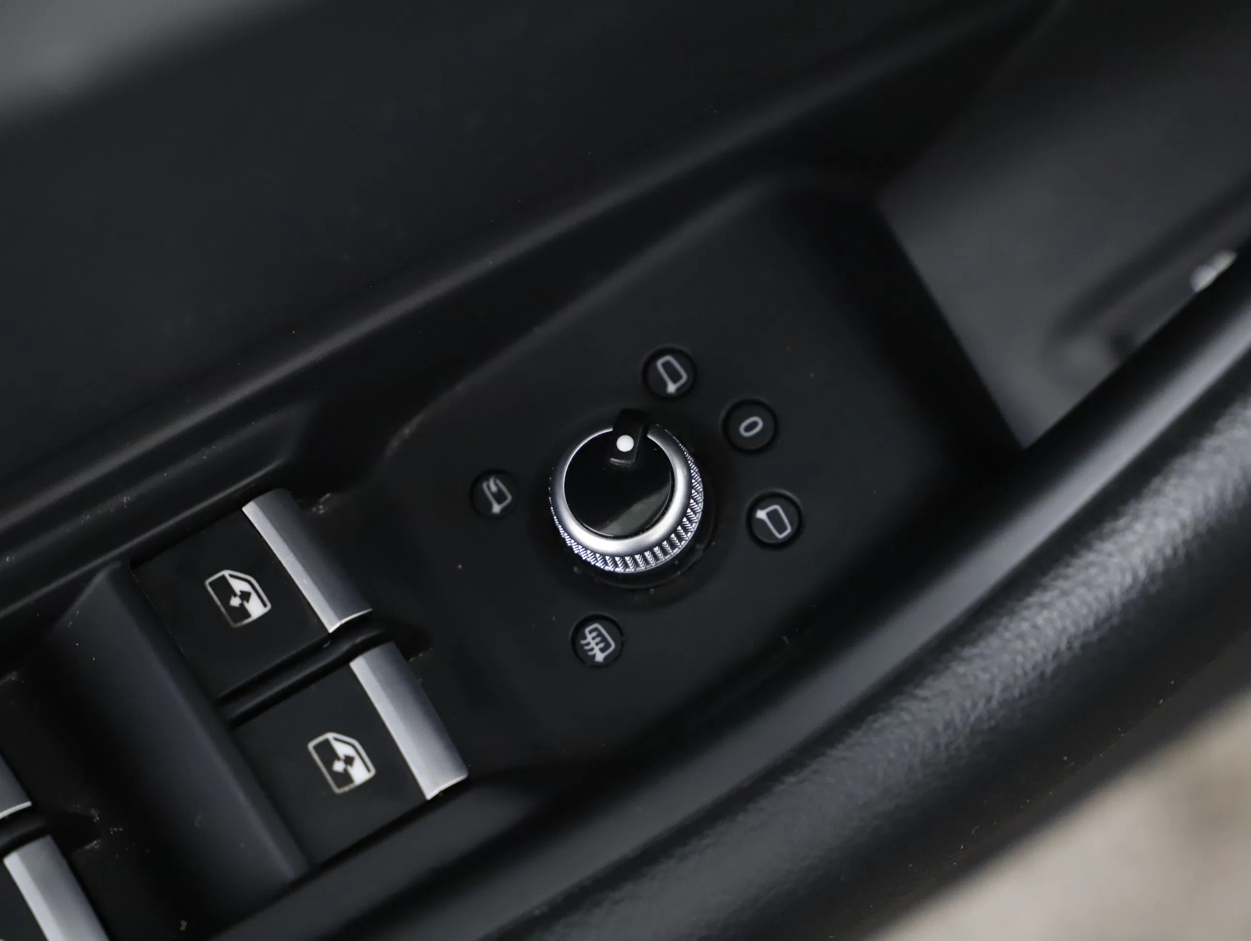 Audi A4 Avant 40 2.0 TDI S-Line | Bild 12 von 31