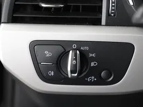 Audi A4 Avant 40 2.0 TDI S-Line | Thumbnail 13 von 31