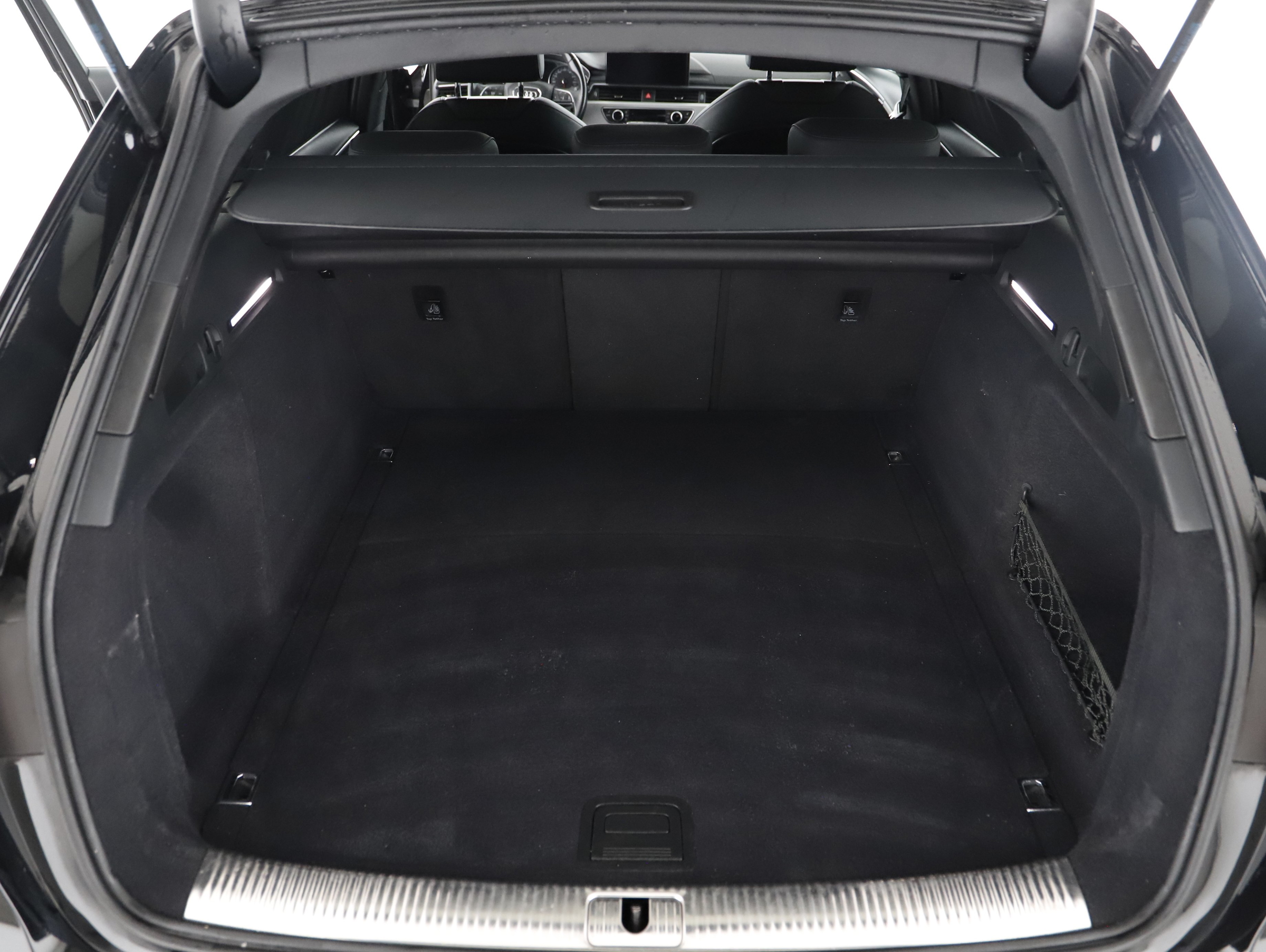 Audi A4 Avant 40 2.0 TDI S-Line | Bild 26 von 31