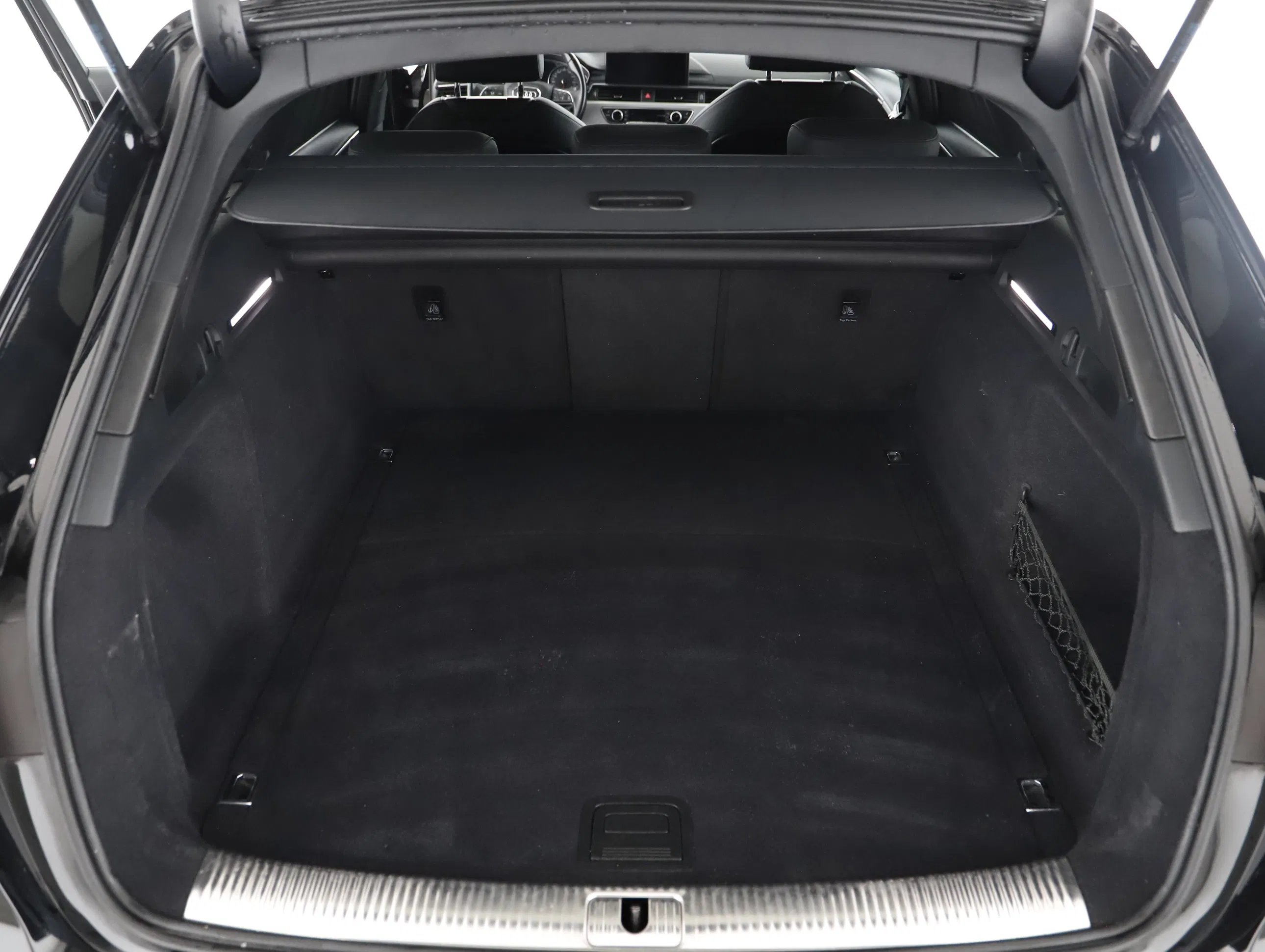 Audi A4 Avant 40 2.0 TDI S-Line | Bild 26 von 31