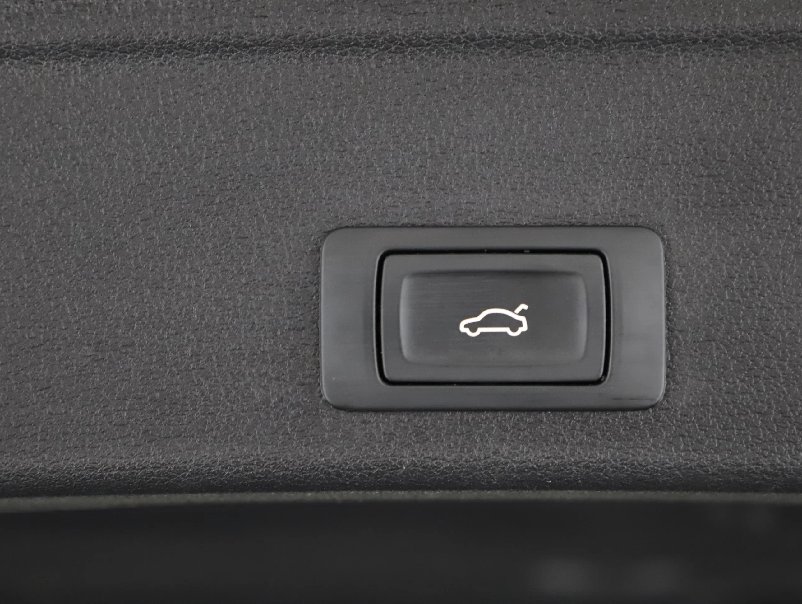 Audi A4 Avant 40 2.0 TDI S-Line | Bild 27 von 31