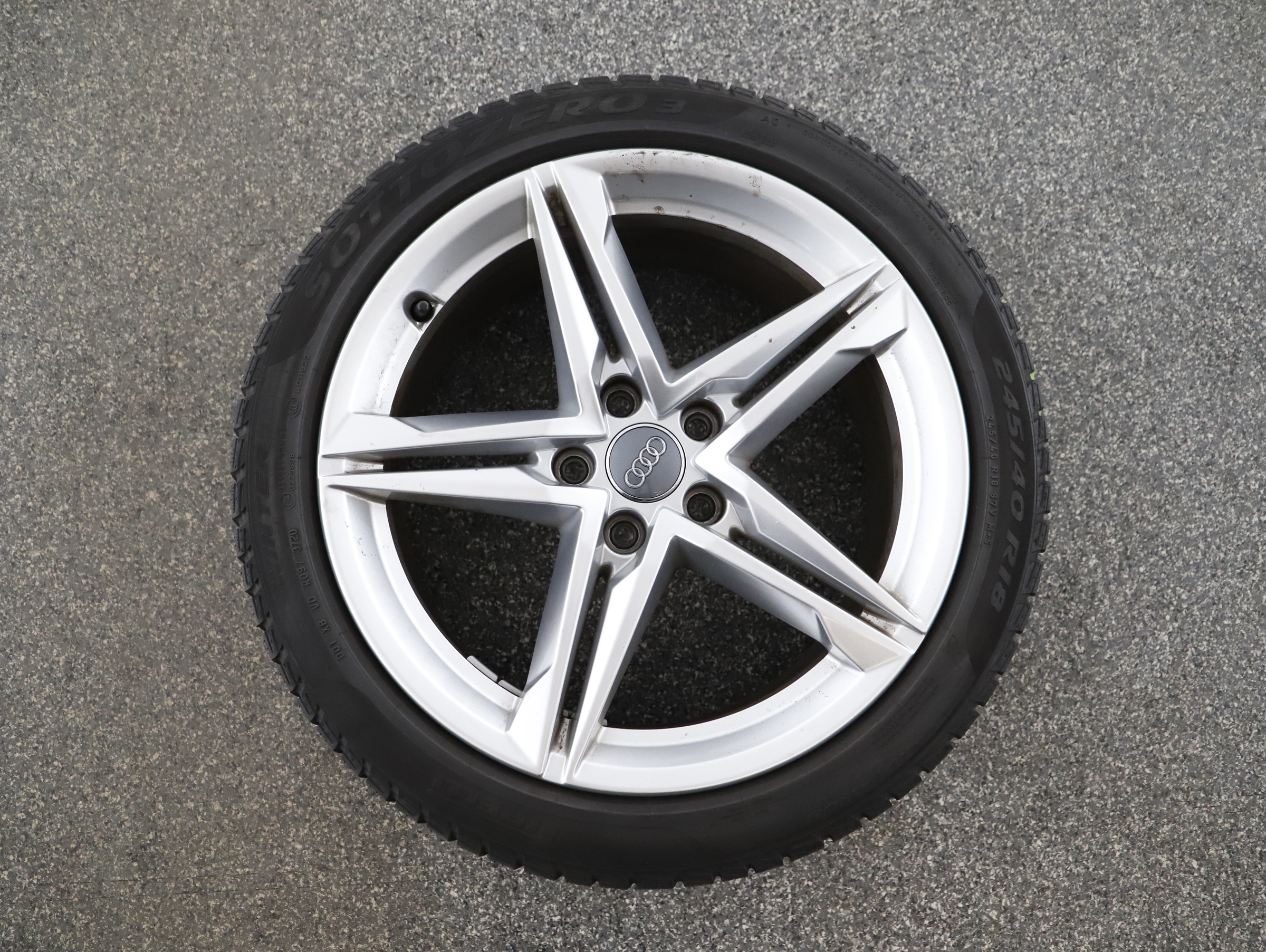 Audi A4 Avant 40 2.0 TDI S-Line | Bild 28 von 31