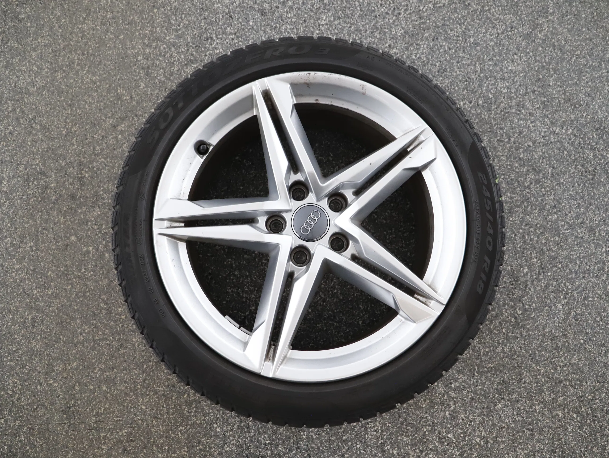 Audi A4 Avant 40 2.0 TDI S-Line | Bild 28 von 31