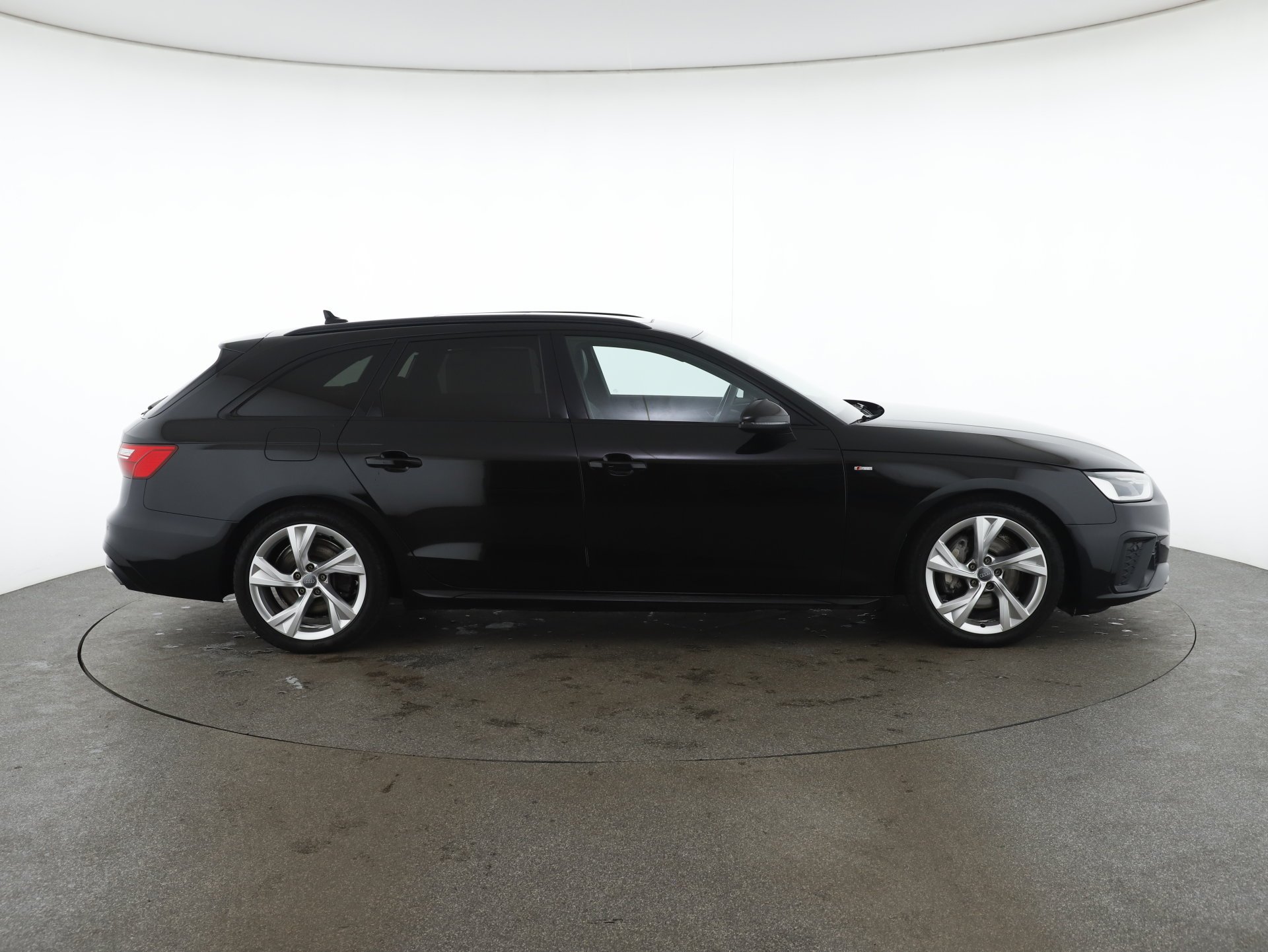 Audi A4 Avant 40 2.0 TDI S-Line | Bild 5 von 31