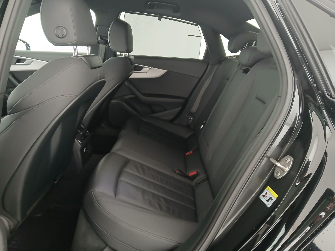 Audi A4 40 2.0 TDI advanced | Bild 28 von 29