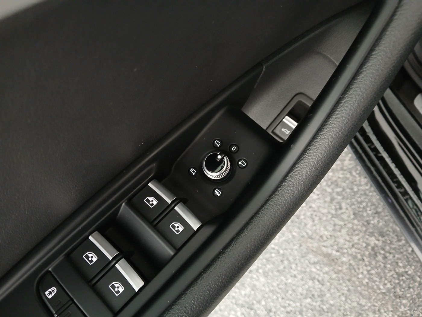 Audi A4 40 2.0 TDI advanced | Bild 11 von 29