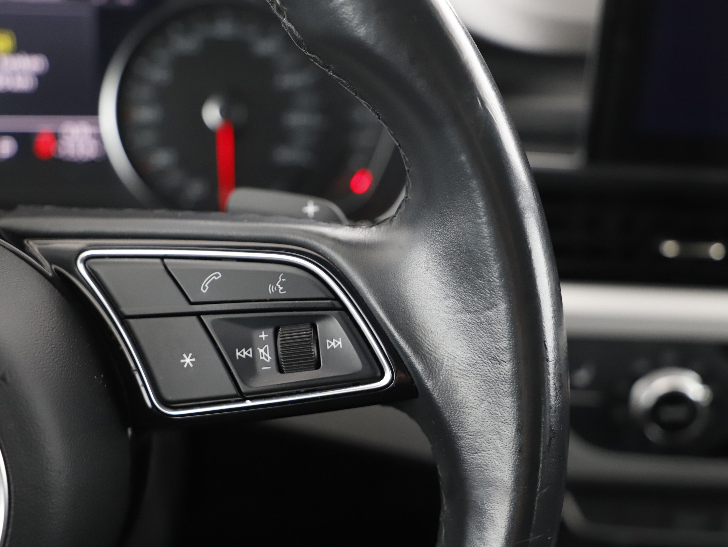 Audi A4 Avant 35 2.0 TDI | Bild 11 von 22