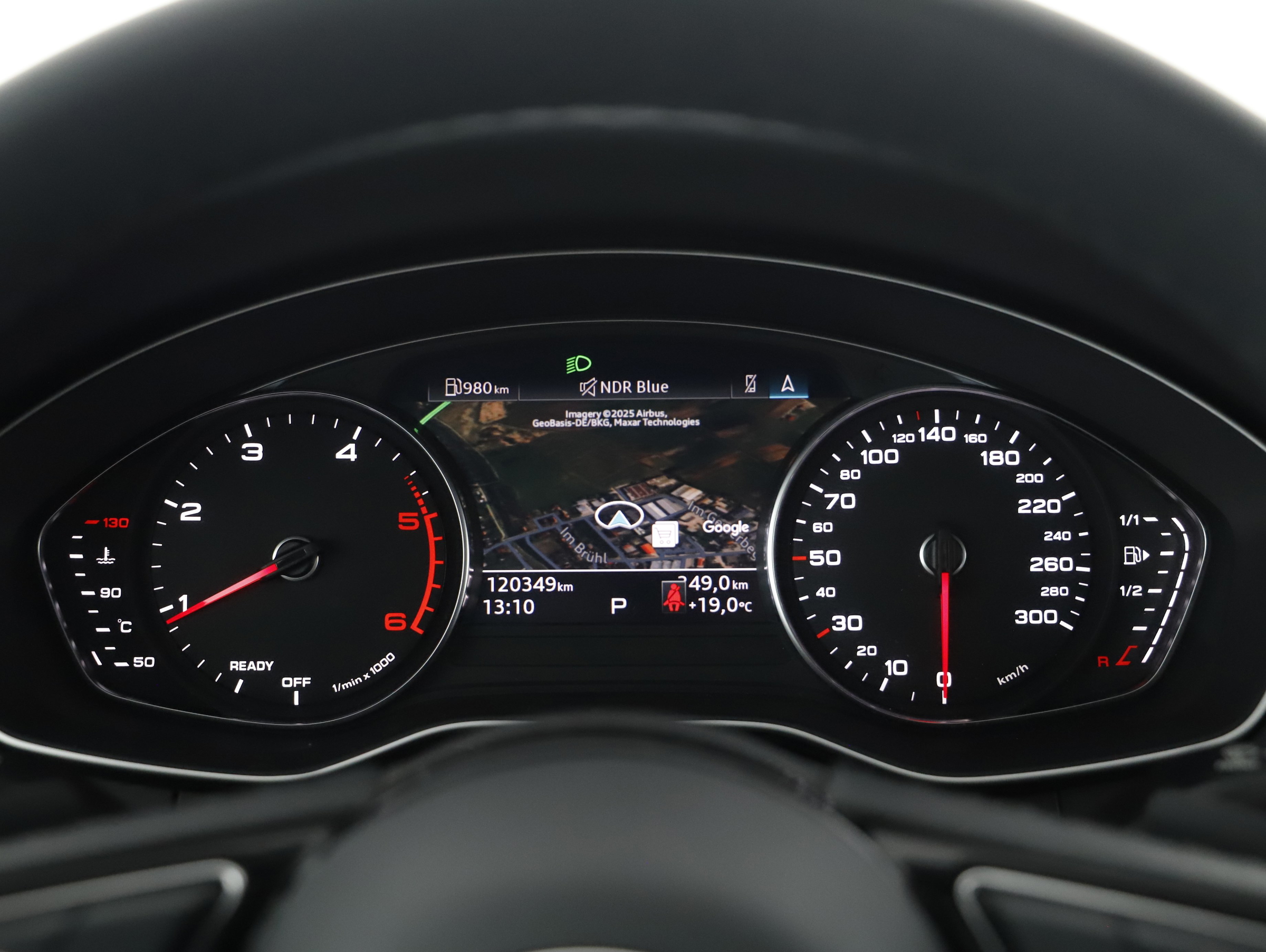 Audi A4 Avant 35 2.0 TDI | Bild 11 von 25