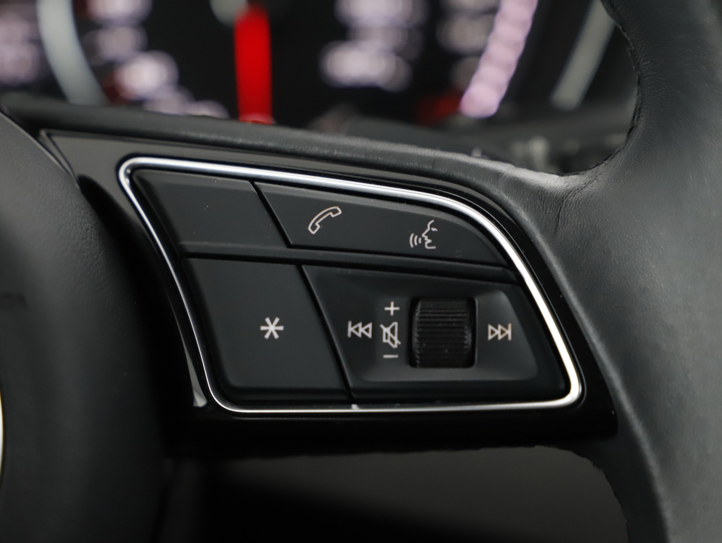 Audi A4 Avant 35 2.0 TDI | Bild 14 von 25