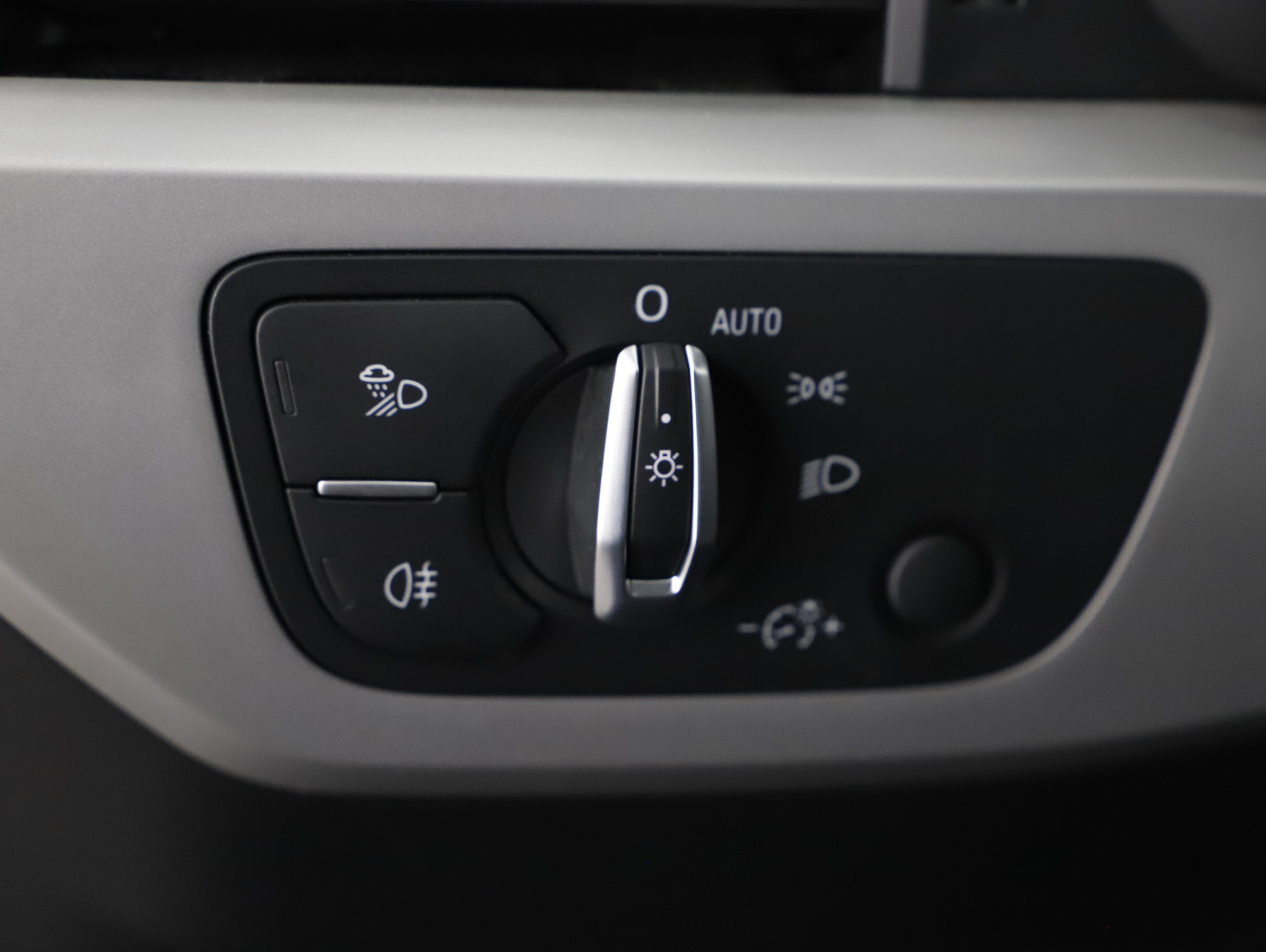 Audi A4 Avant 35 2.0 TDI | Bild 7 von 25