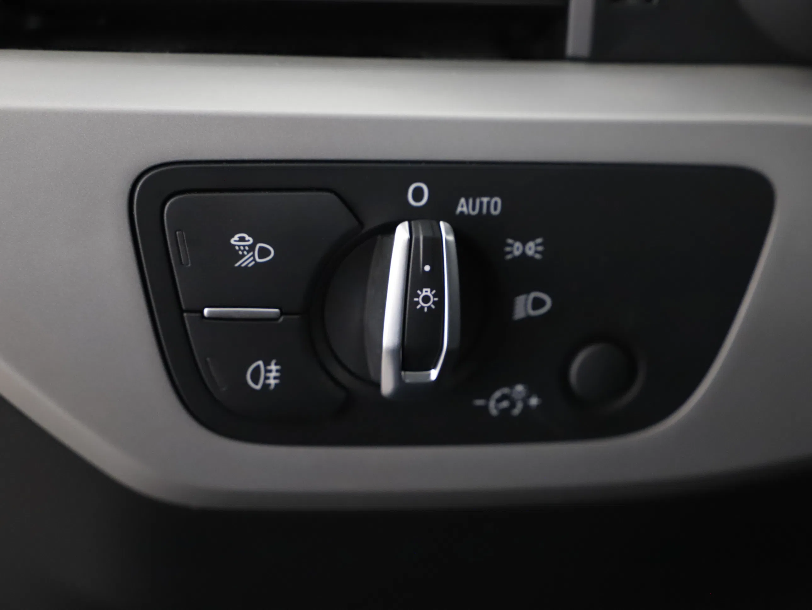 Audi A4 Avant 35 2.0 TDI | Bild 7 von 25