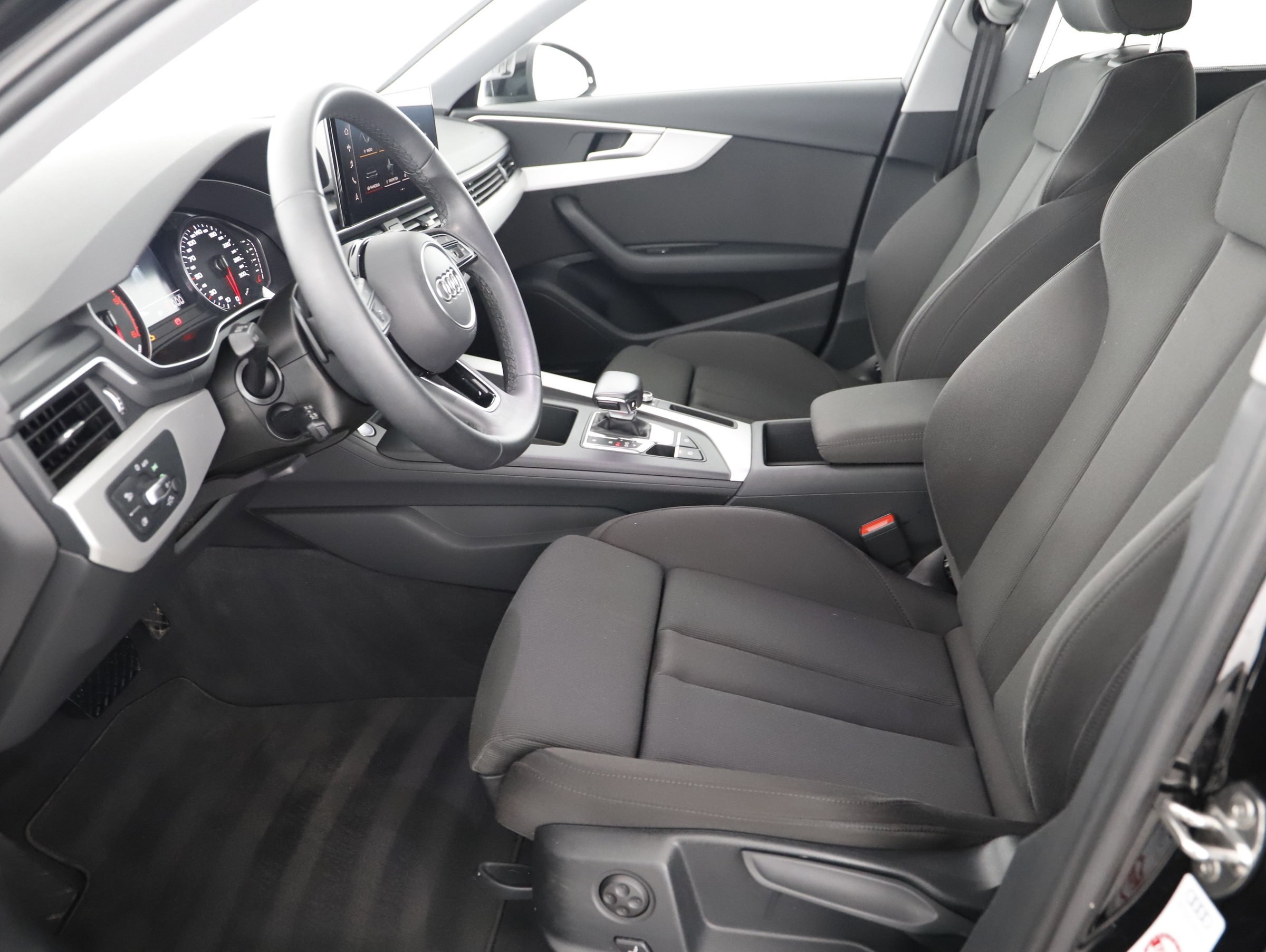 Audi A4 Avant 35 2.0 TDI | Bild 8 von 25