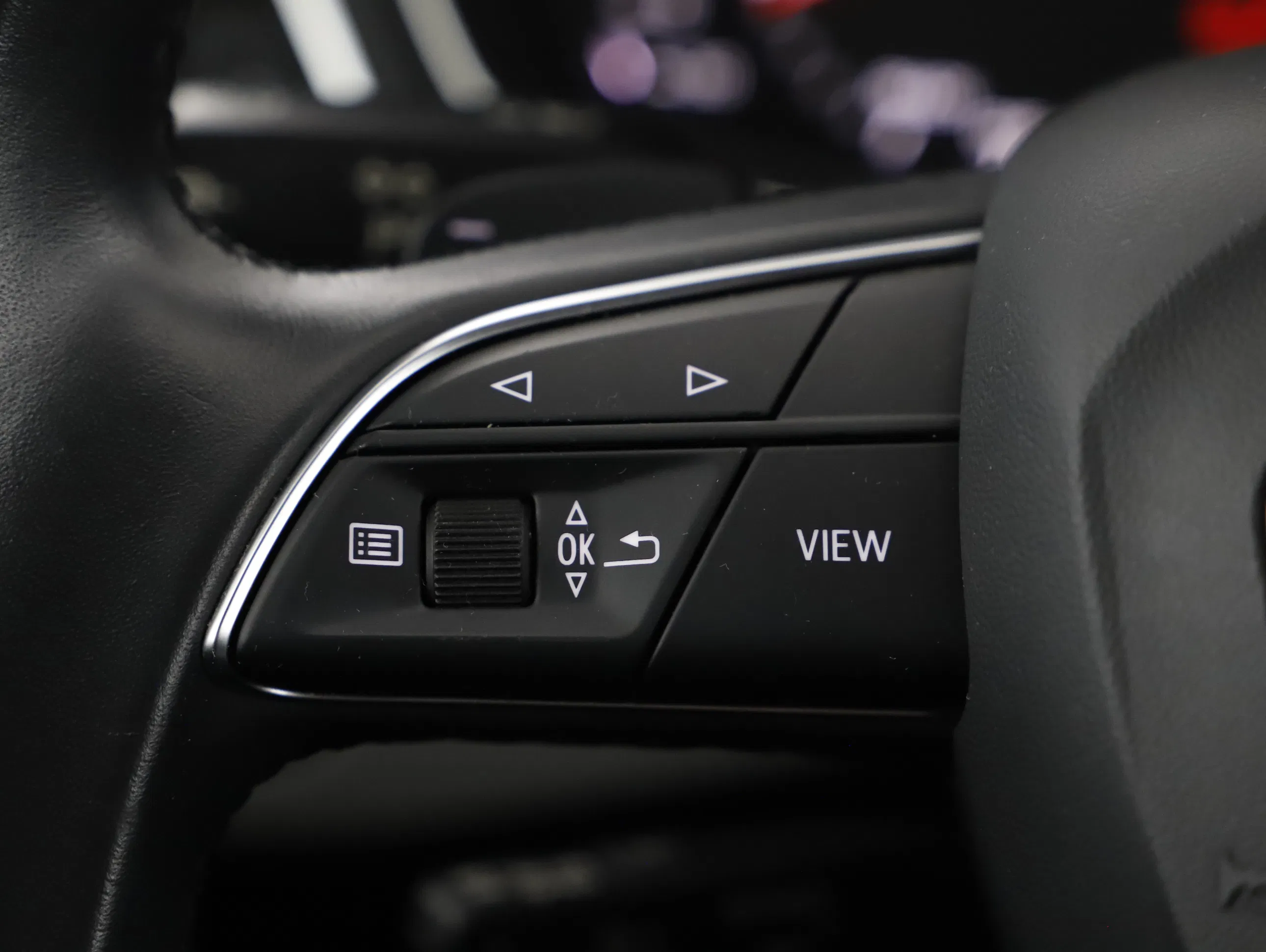 Audi A4 Avant 40 2.0 TDI S-Line | Bild 19 von 29