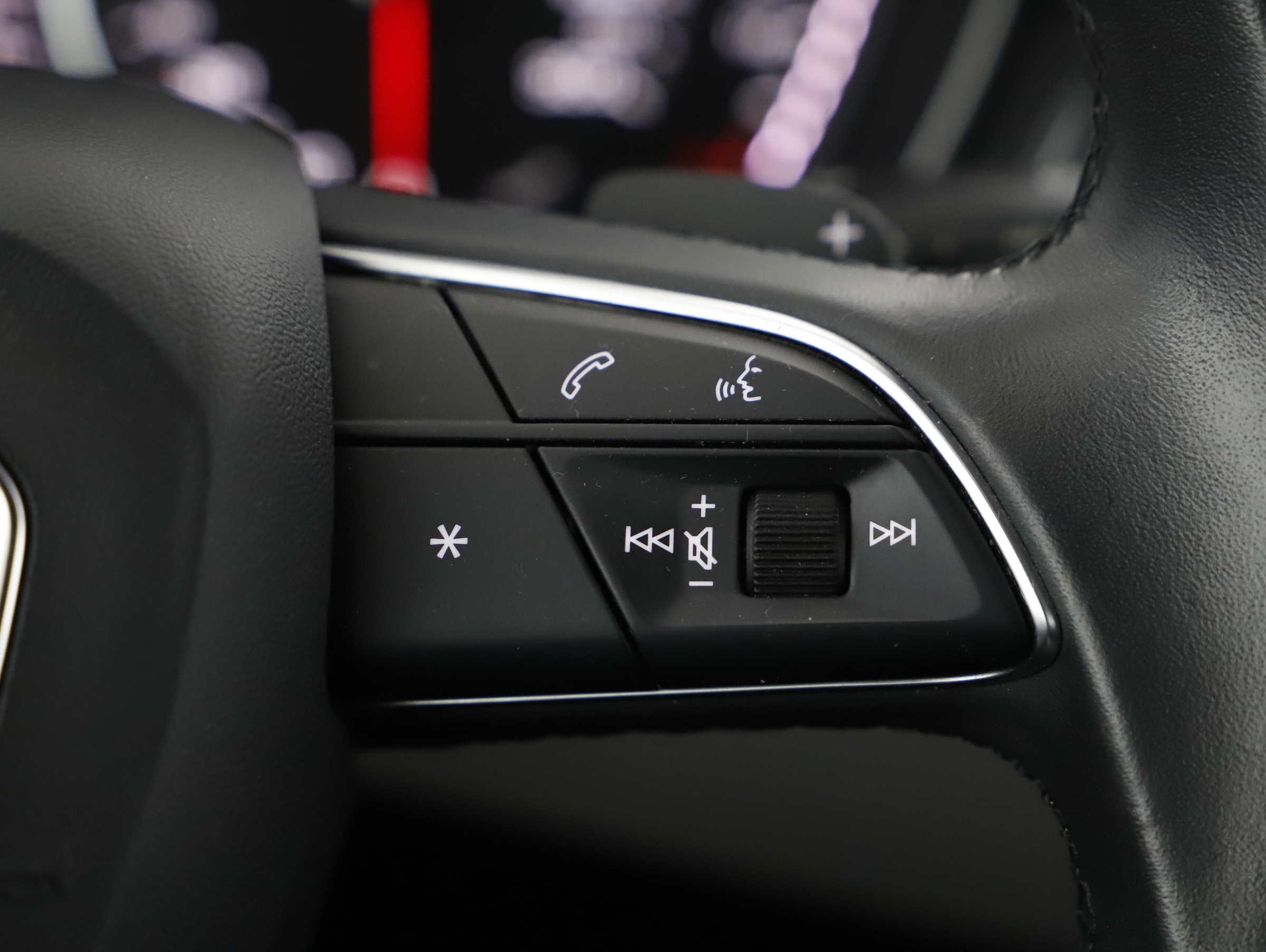 Audi A4 Avant 40 2.0 TDI S-Line | Bild 12 von 25