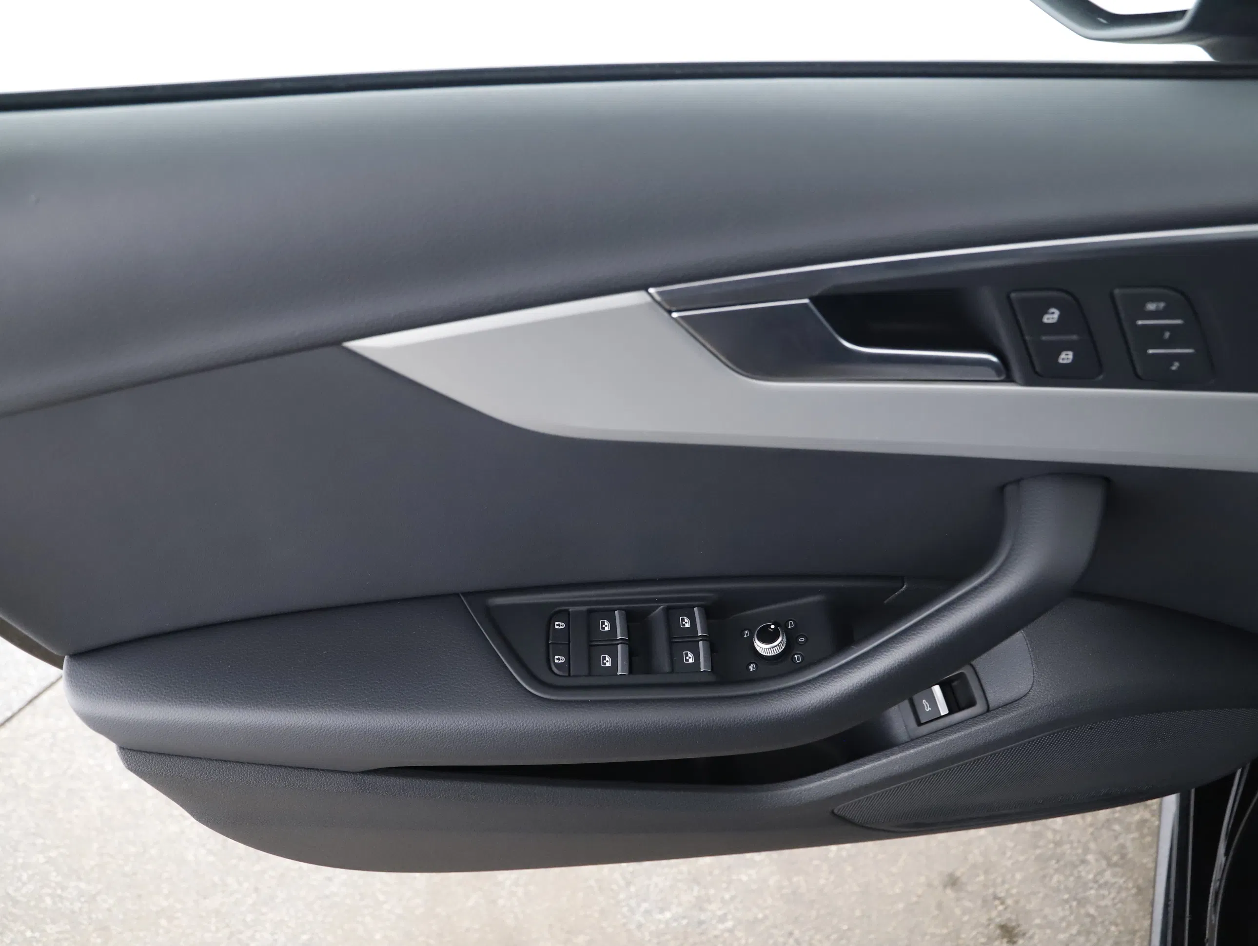 Audi A4 Avant 40 2.0 TDI S-Line | Bild 23 von 29