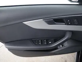 Audi A4 Avant 40 2.0 TDI S-Line | Thumbnail 23 von 29