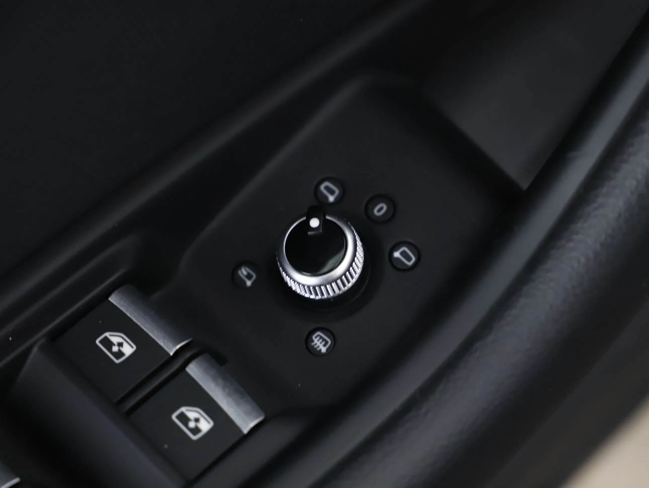 Audi A4 Avant 40 2.0 TDI S-Line | Bild 24 von 29