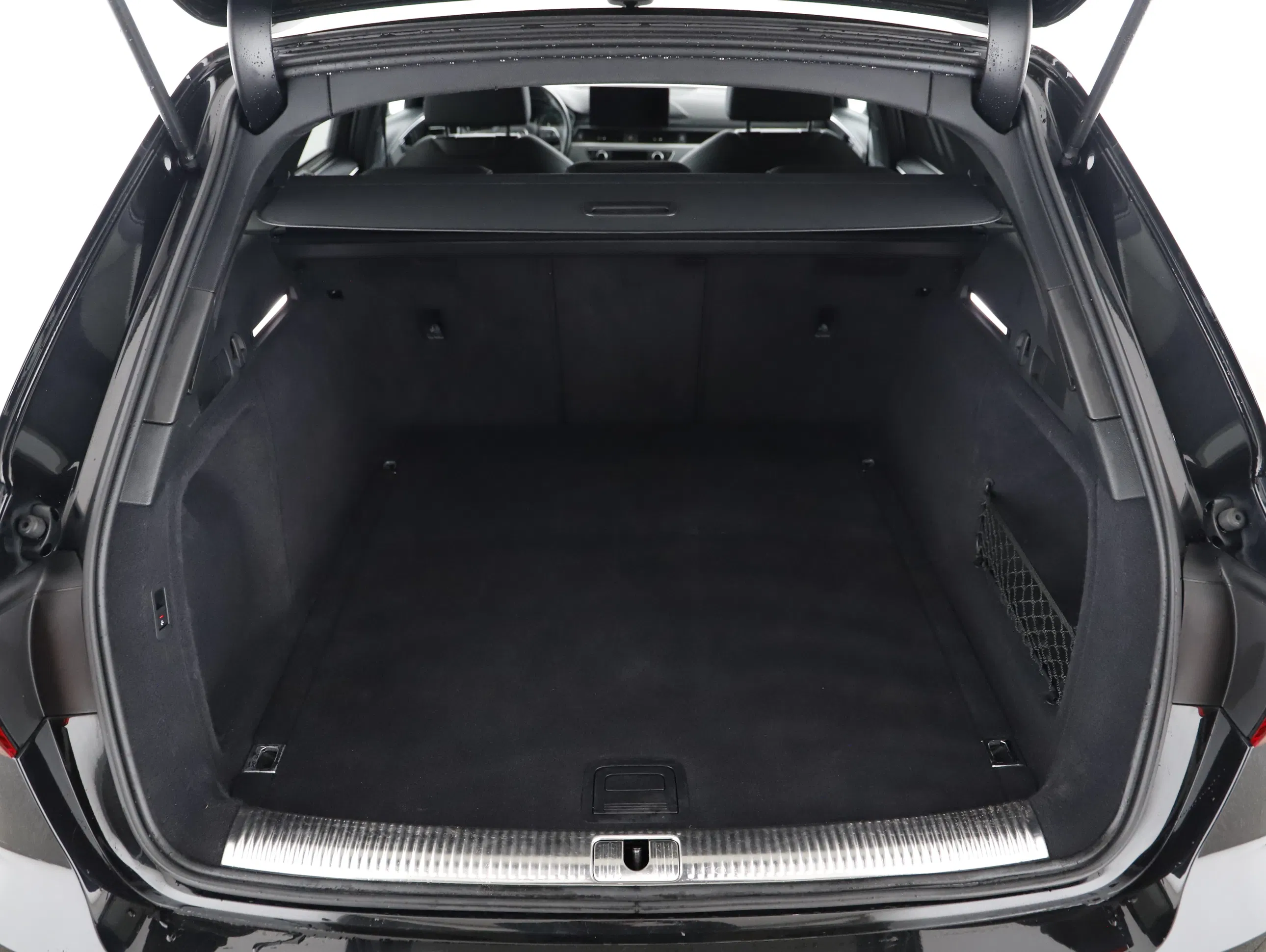 Audi A4 Avant 40 2.0 TDI S-Line | Bild 25 von 29